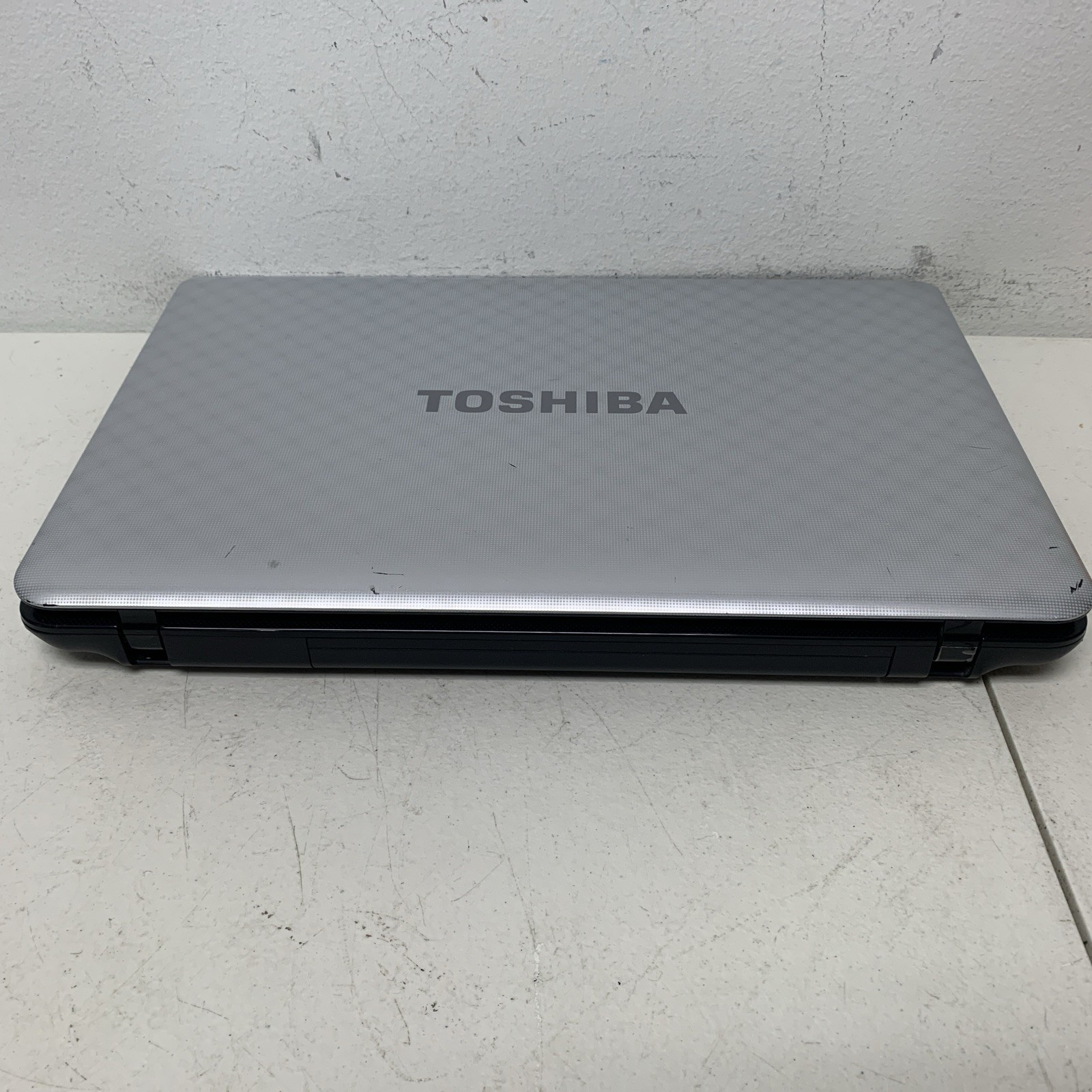 Toshiba Satellite L755-s5248 Intel Pentium B940 2 GHz 4GB Ram 128ssd Wind 10 Pro