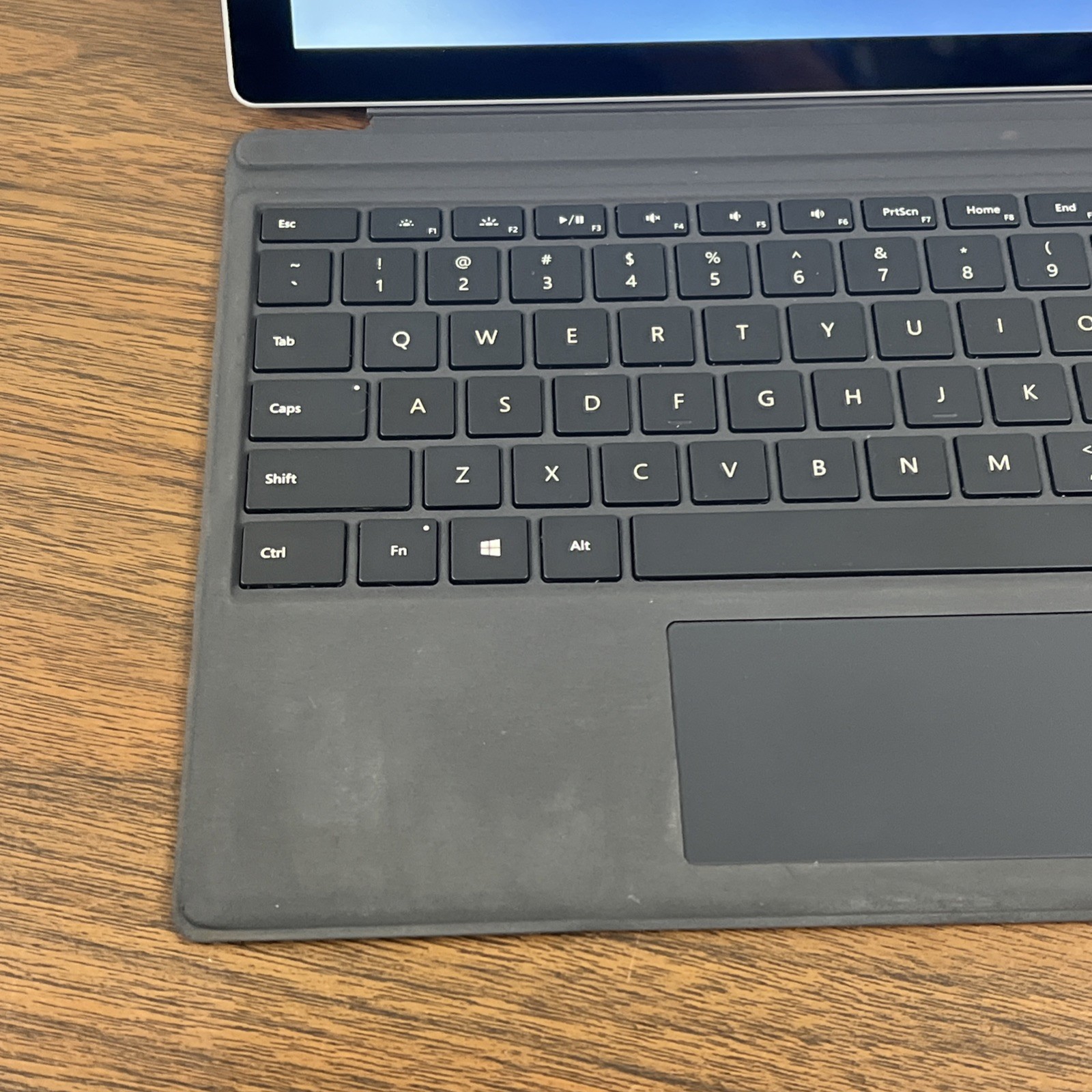 Microsoft Surface Pro 4 1724 i5-6300U 2.40GHz 8GB RAM 256GB Windows 11 Pro *READ