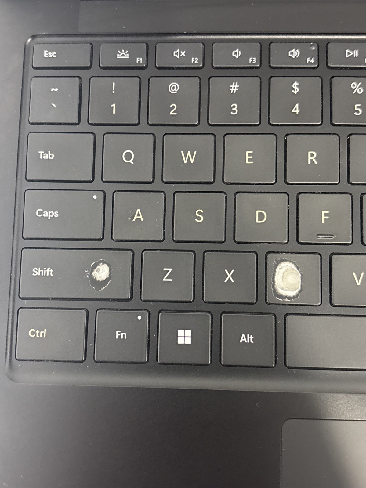Microsoft Surface Laptop 5 13.5” (512GB, Intel i7 12th, 16GB RAM) Black *Read*