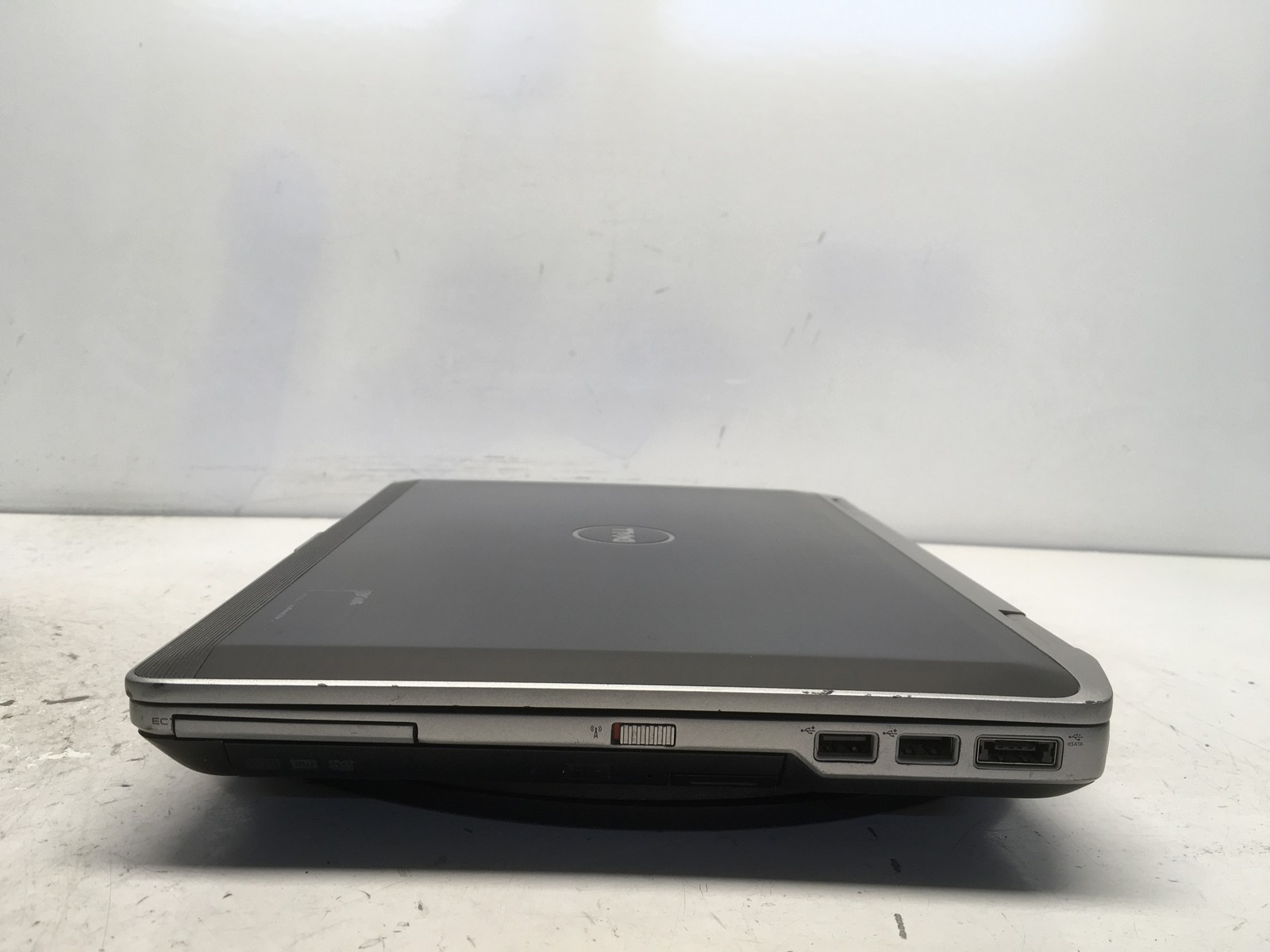 Dell Latitude E6420 Intel i5-2520M 2.5GHz 8 GB NO HDD No Batt