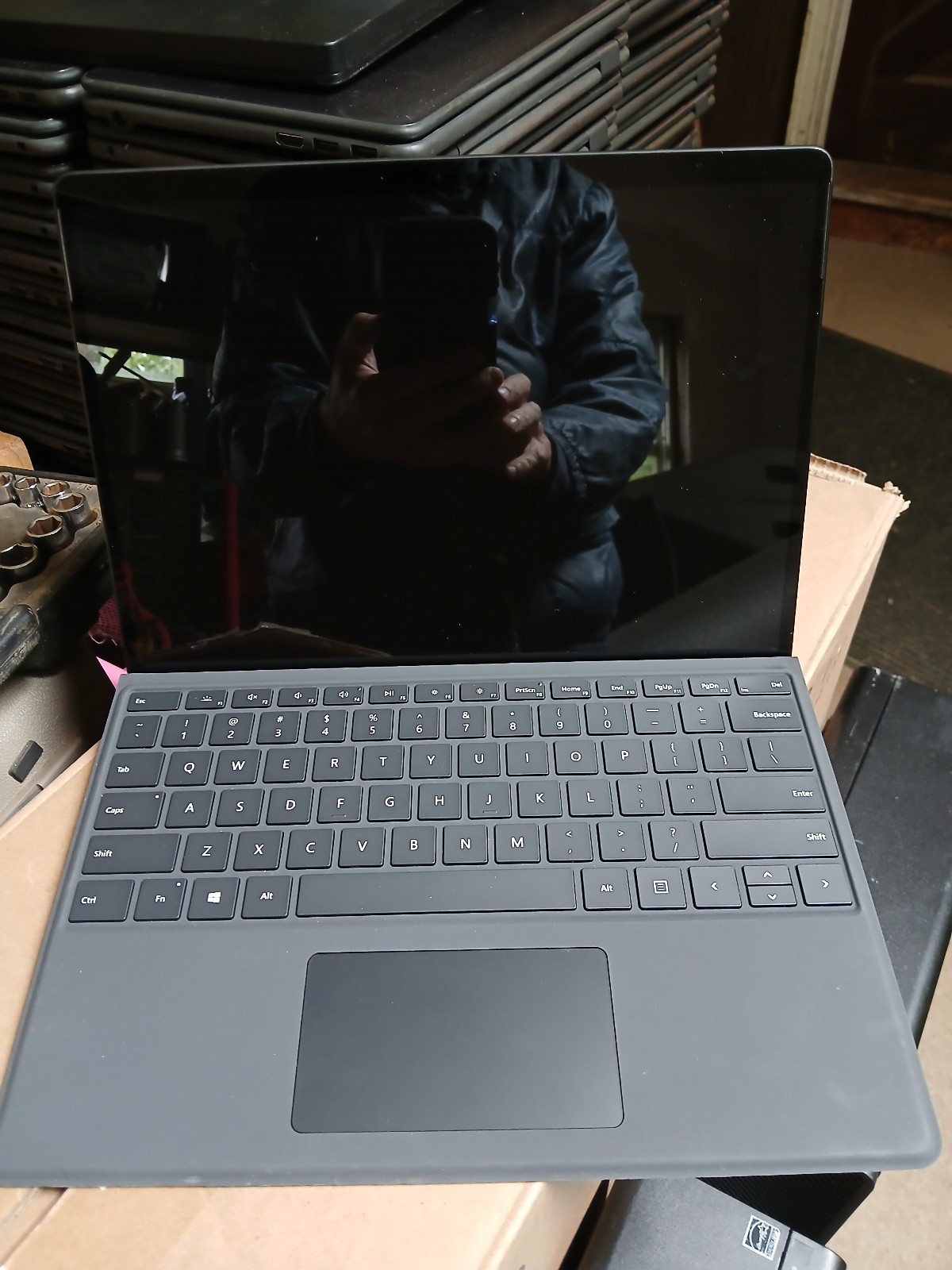 microsoft surface pro x sq1@3.0 8GB Ram 256GB SSD Qualcomm Adreno 680 WIN 11 Pro