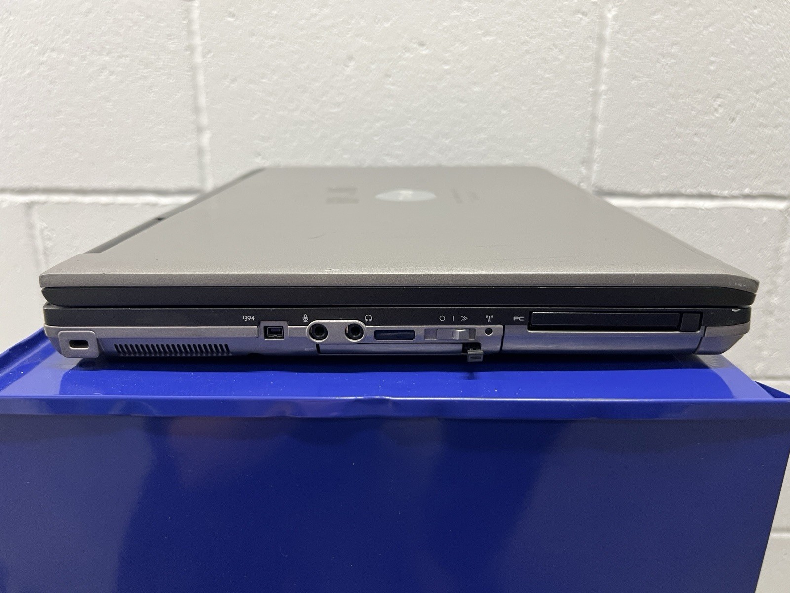 DELL LATITUDE D820 Core 2 Duo 1GB RAM 120GB HDD NVIDIA WINDOWS XP Serial Laptop