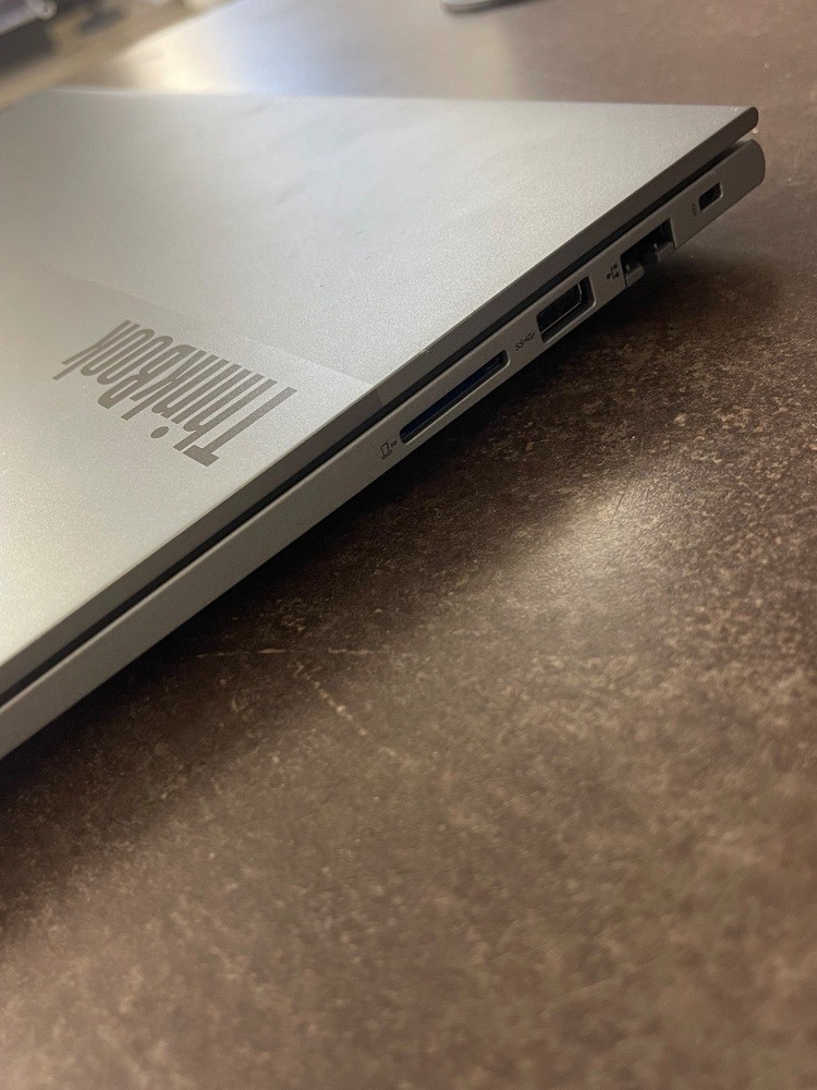 Lenovo Thinkbook 16 g6 abp 8gb 256ssd AMD 5 7530U Radeon Graphics With Charger