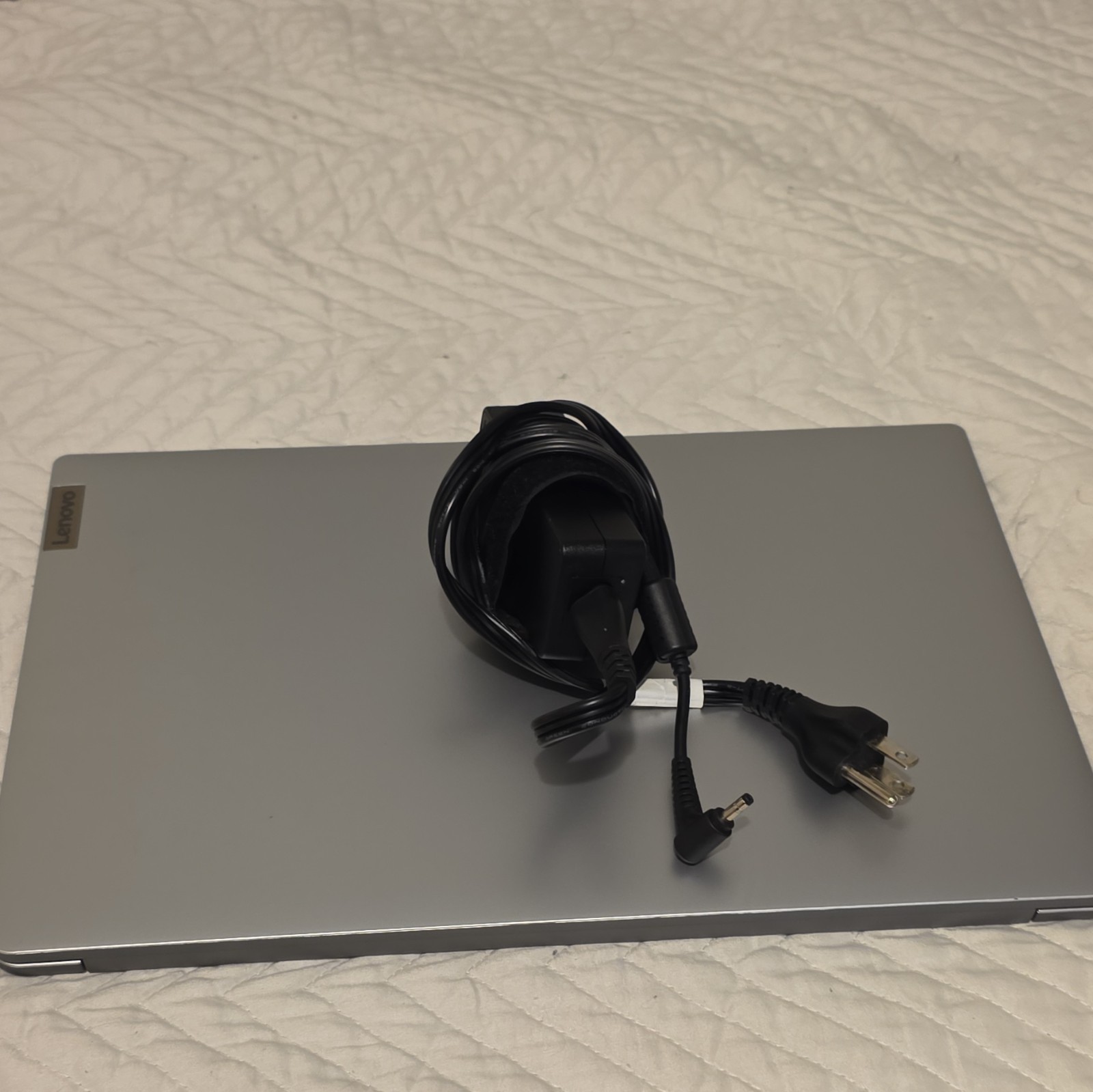 Lenovo IdeaPad 1, AMD 7120U, 4 GB RAM, Radeon Grap, 119 GB Storage, With Charger