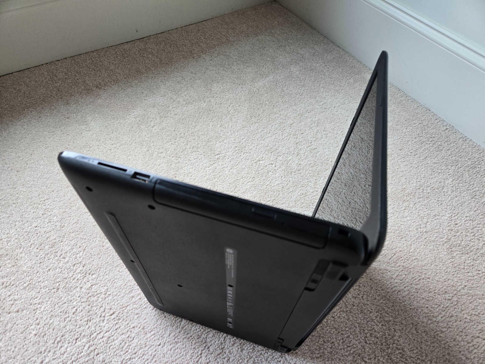 HP Laptop 15-ac121dx 15.6″ Intel i3-5010U 2.10GHz 6GB RAM 1TB HDD WIN 10 HOME