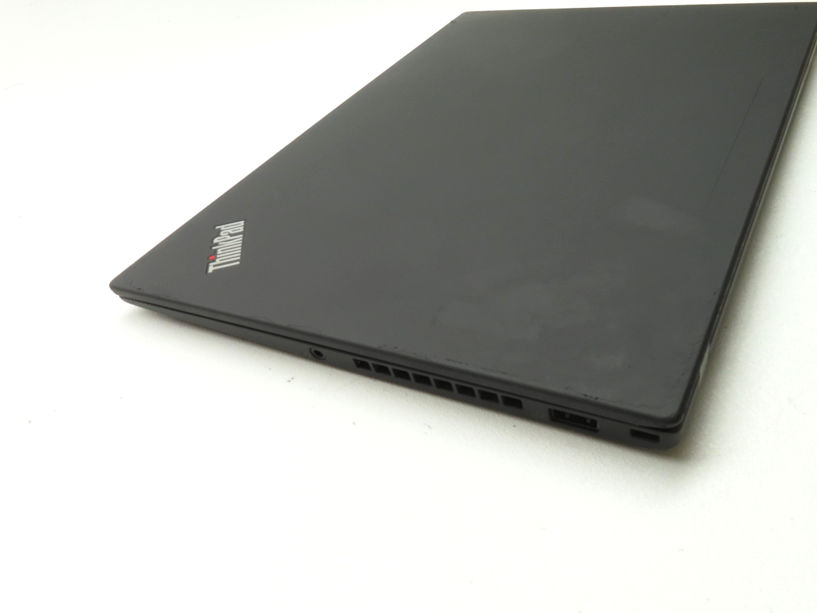 Lenovo ThinkPad X1 Carbon 6th Gen 14″ Intel i7-8650U 1.9GHz 16GB RAM 256GB SSD