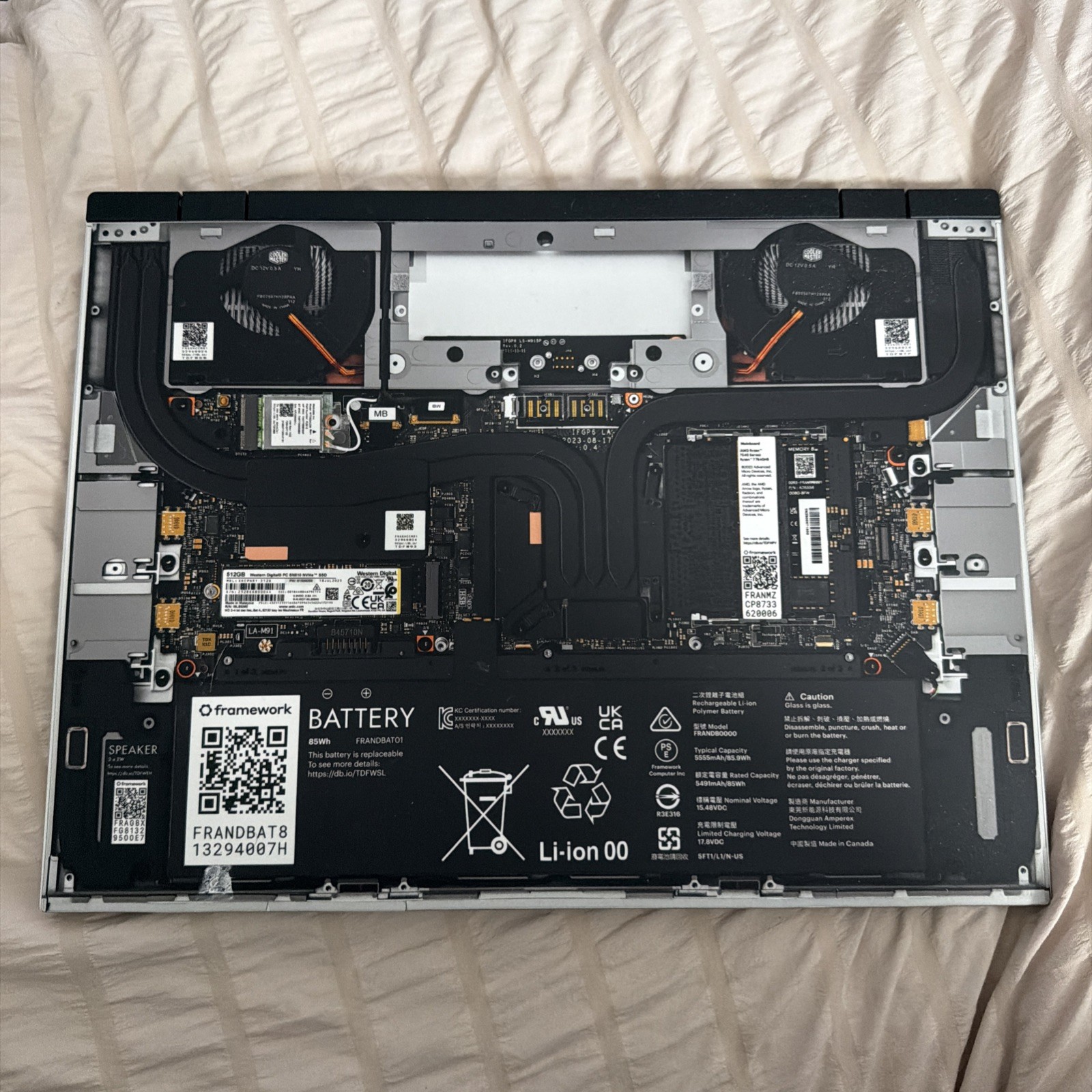 Framework 16 DIY 16-DIY 16″ Ryzen 7 7840HS 3.8GHz 32GB RAM 2TB NVME SSD