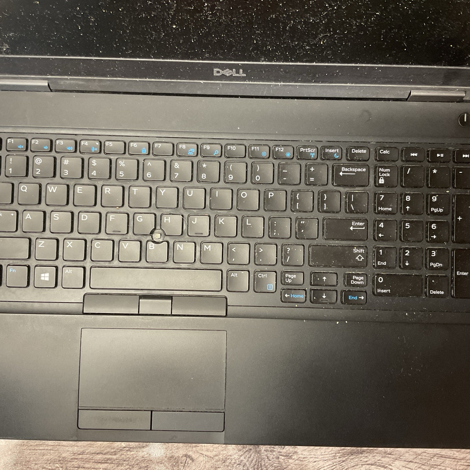 Dell Latitude 5590 / No POST / Cracked Screen / No RAM / No SSD / O10