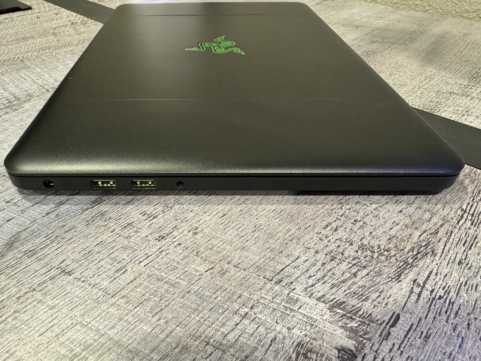 Razer Blade 14 i7-7700HQ 2.8Ghz, 1TB SSD, 16gb DDR4 2400MHz, GeForce 1060 GTX