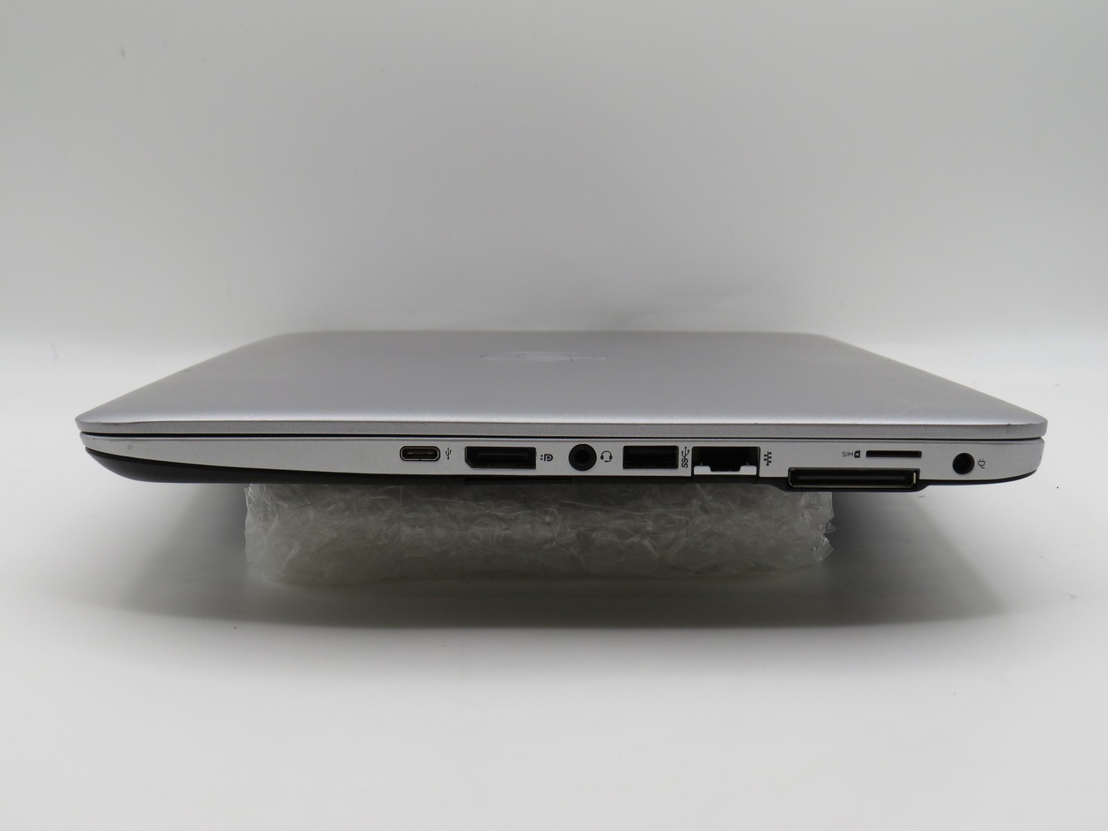 HP EliteBook 840 G3 i5-6300U @ 2.4GHz 8GB DDR4 14″ 256GB SSD No OS/Batt