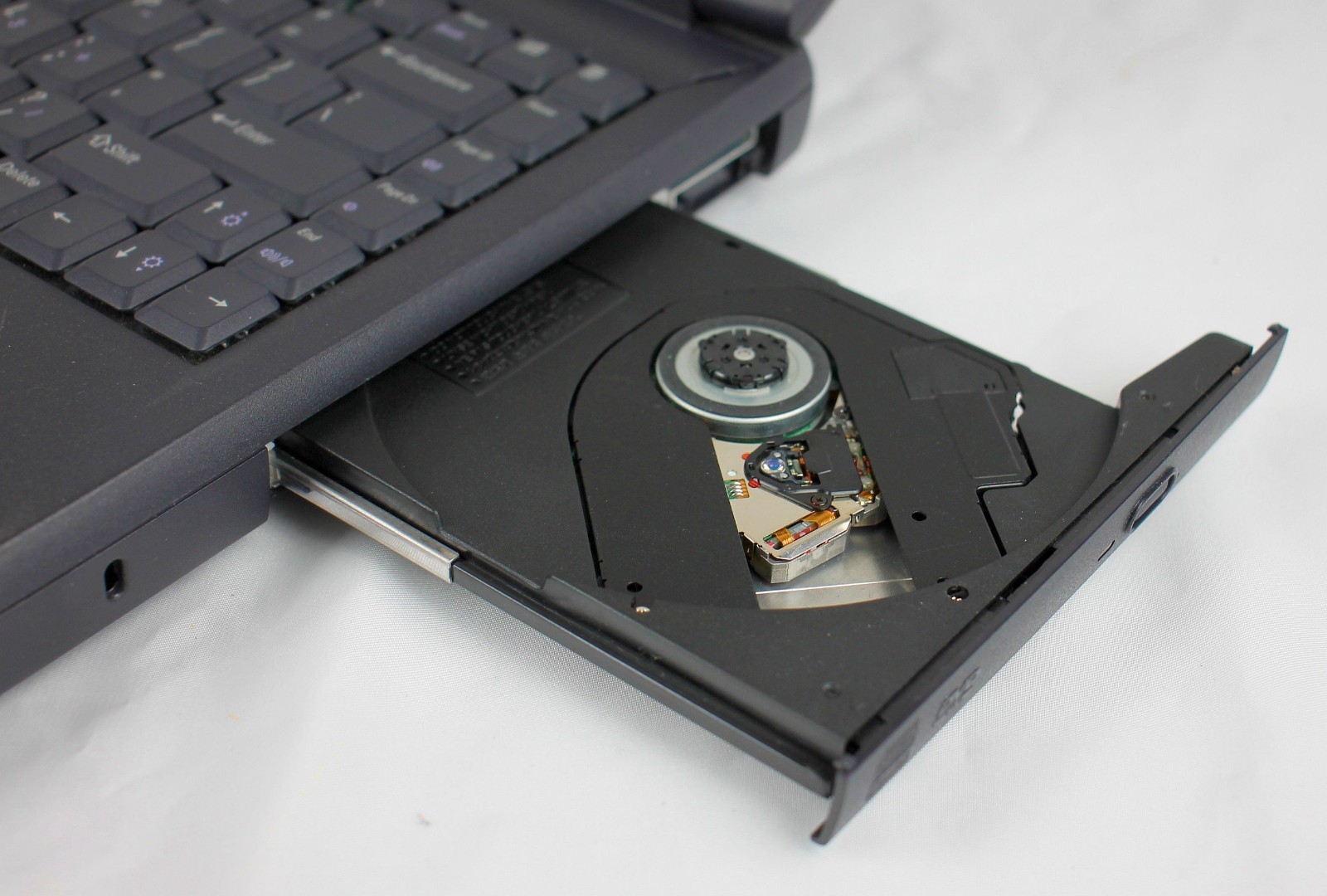 VTG DELL INSPIRON 2600 ~ Celeron/ 14″/512MB RAM/20GB HD/WIN XP ~ TECH SERVICED