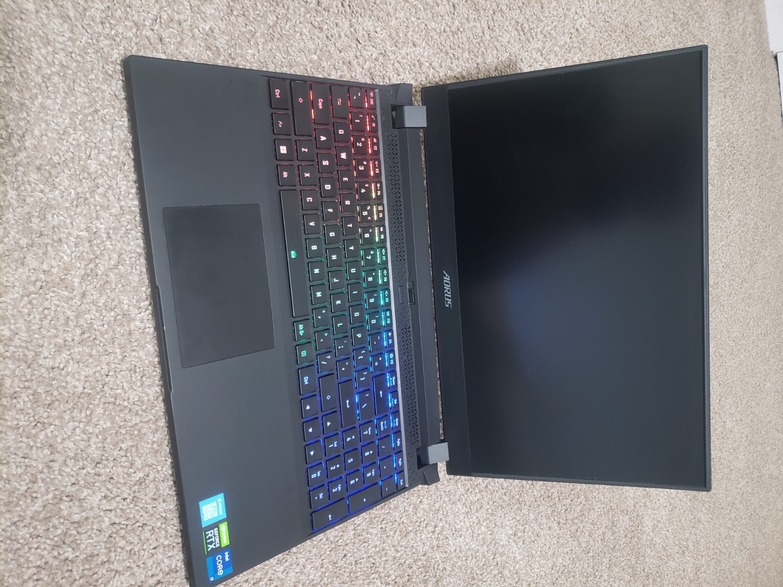 gigabyte aorus 5 se4 360hz, 130W 3070, 14 core 20 thread, gaming laptop