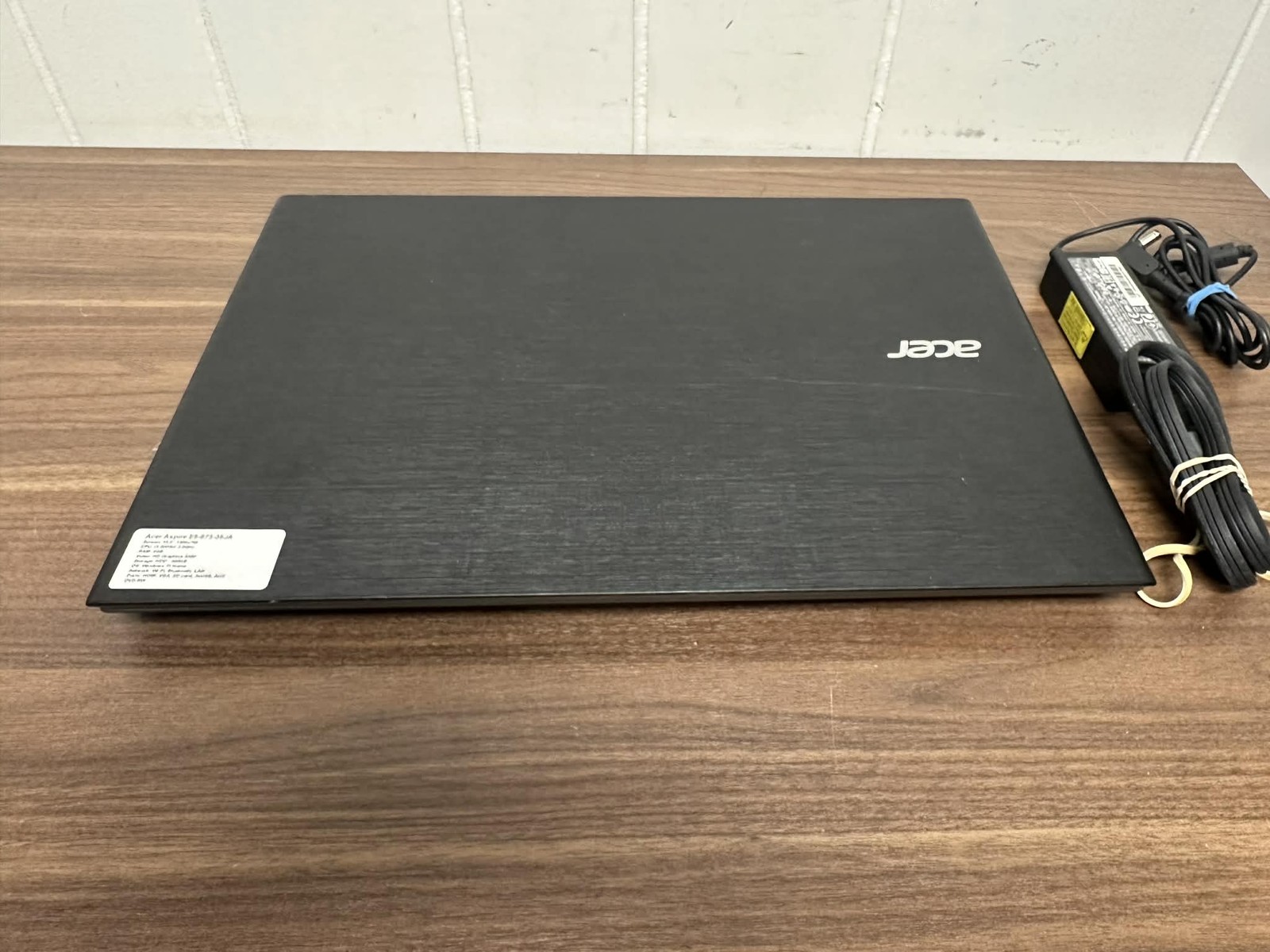 Acer Aspire E5-573-35JA 15.6 Inch i3-3500U 2.0 GHz 4 GB RAM HD Graphics 5500