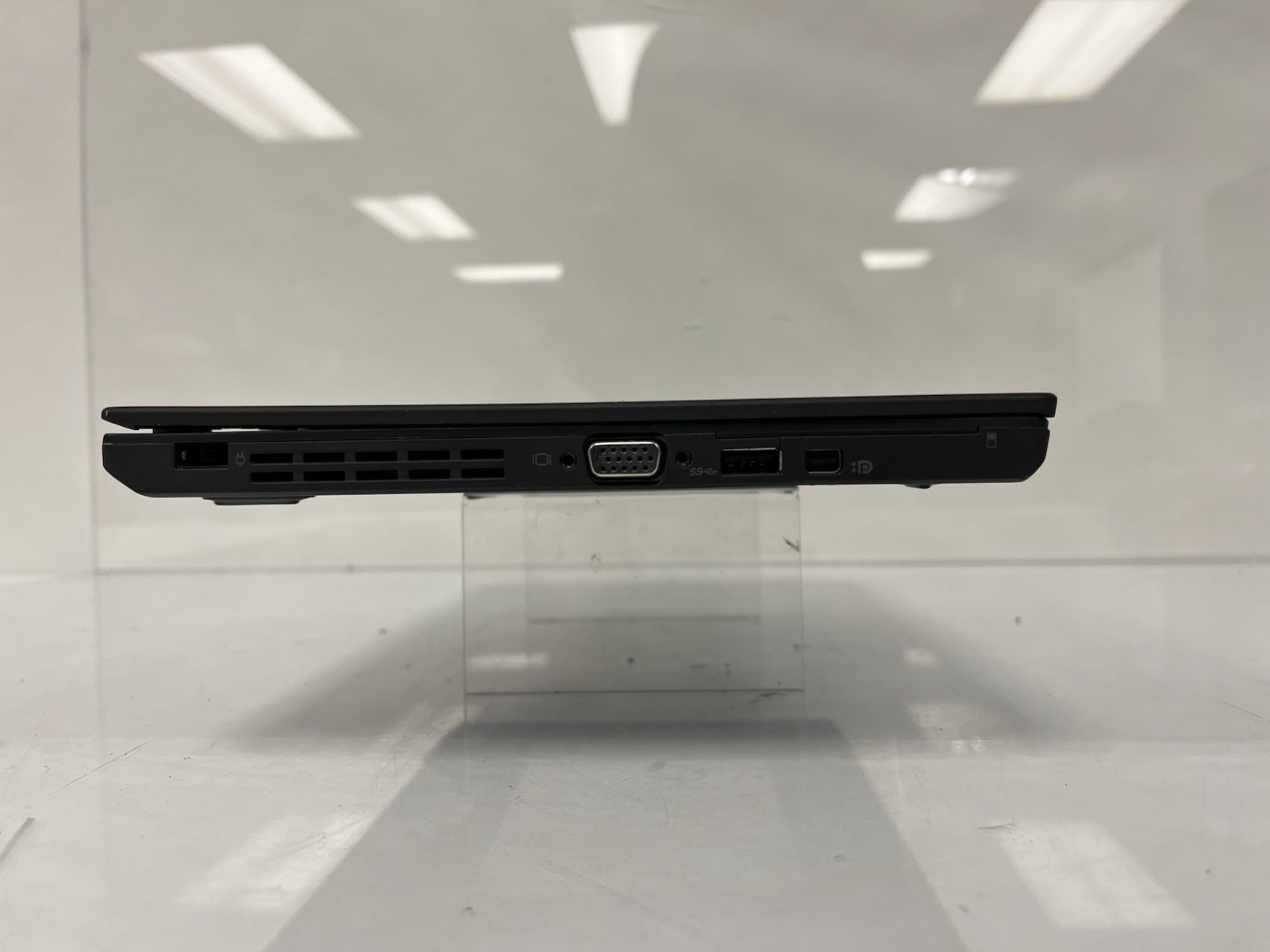 Lenovo ThinkPad x240 Laptop Intel i7-4600U 2.10GHZ 8GB RAM NO HDD FOR PARTS