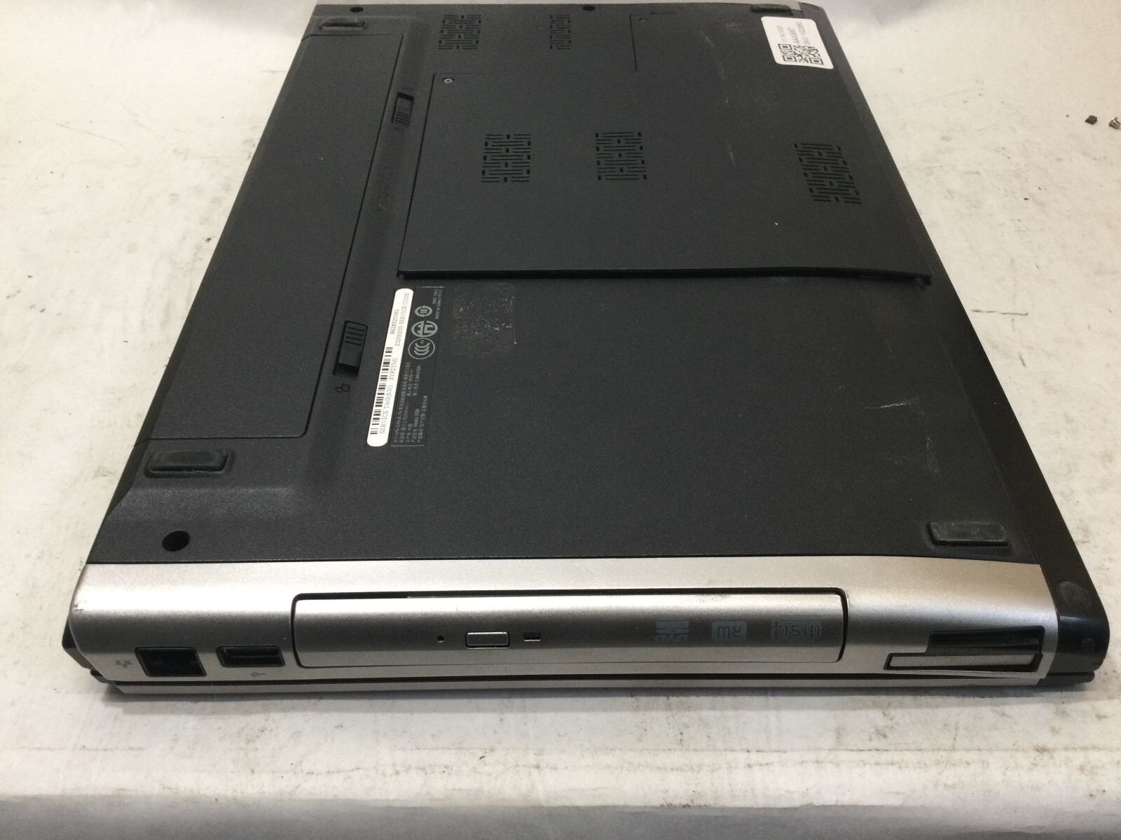 DELL VOSTRO 3500 – BOOTS TO BIOS – INTEL I5 M560 – NO RAM – READ DESCRIPTION -BB
