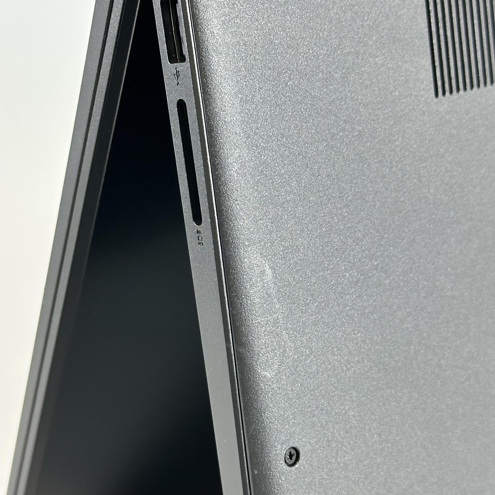 Dell Inspiron 3520 15.6 2022 Black FHD 1.7 GHz i7-1255U 16GB 1TB SSD Good
