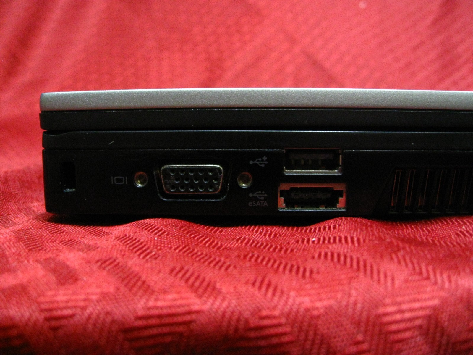 Dell Latitude E6410/GYXJ3 A00 JSD2 Laptop – i7 2.67 GHz – Tested Working NO HDD