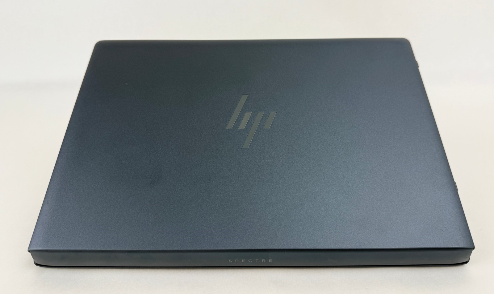 HP Spectre 3in1 17-cs0013dx 17″ 2.5K OLED Touch i7-1250U 16GB 1TB W11H Foldable
