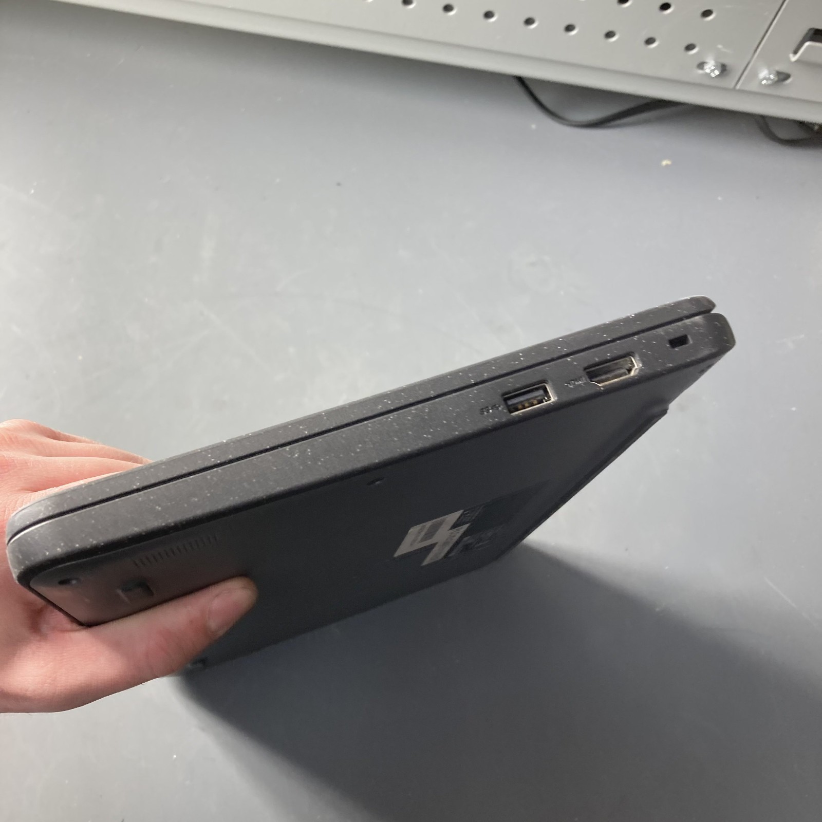 Lenovo 100e Chromebook Gen 3 11.6″ AMD 3015Ce w/ Radeon 4GB 32GB Chipped LCD
