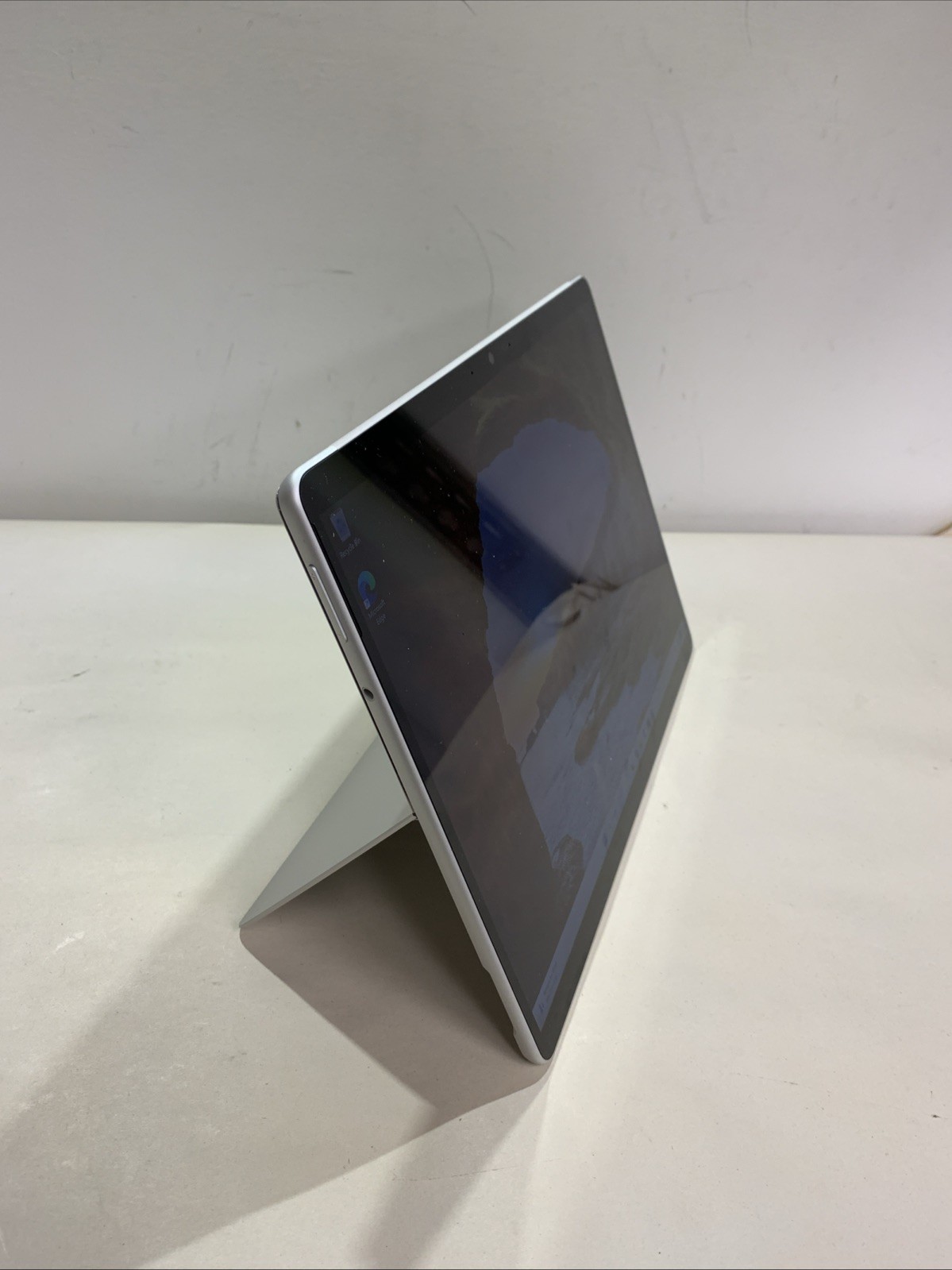 Microsoft Surface Pro 8 i5-1145G7 8GB RAM 128GB SSD Win11 Pro | READ DESCRIPTION
