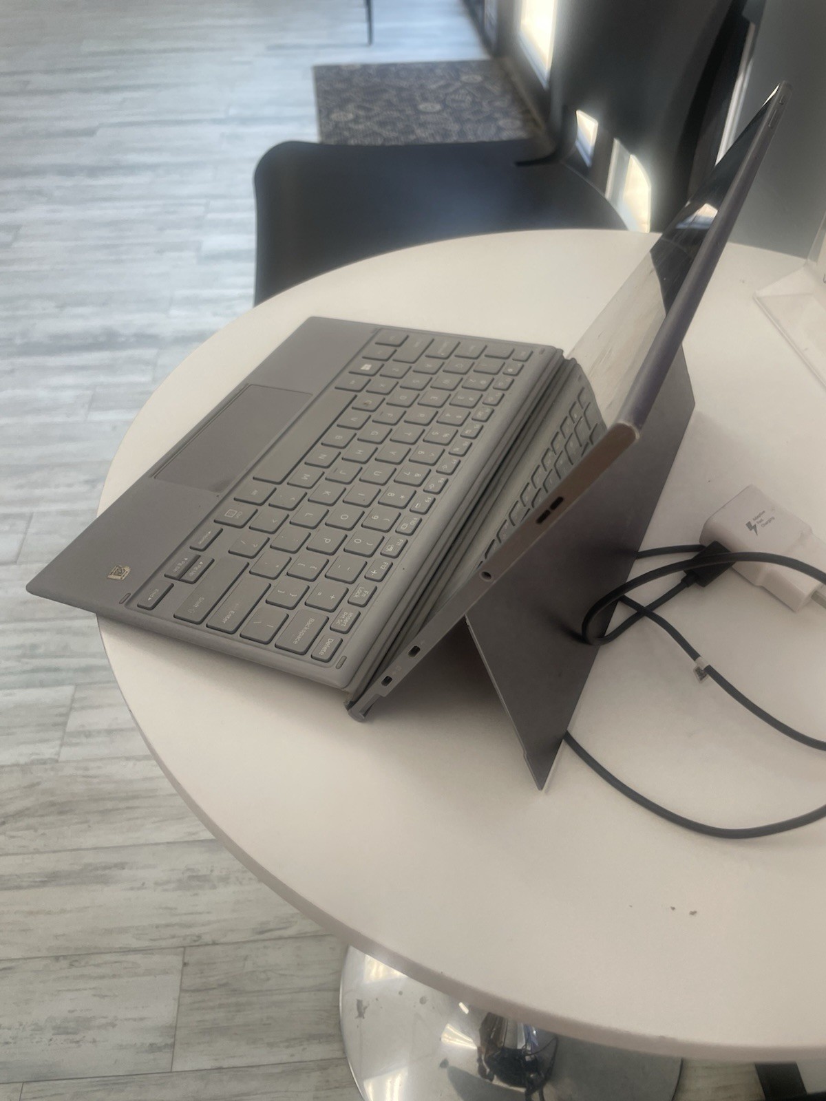 Samsung Galaxy Book2 360 13.3″ (256GB SSD, Intel Core i5 12th Gen., 4.40 GHz,…