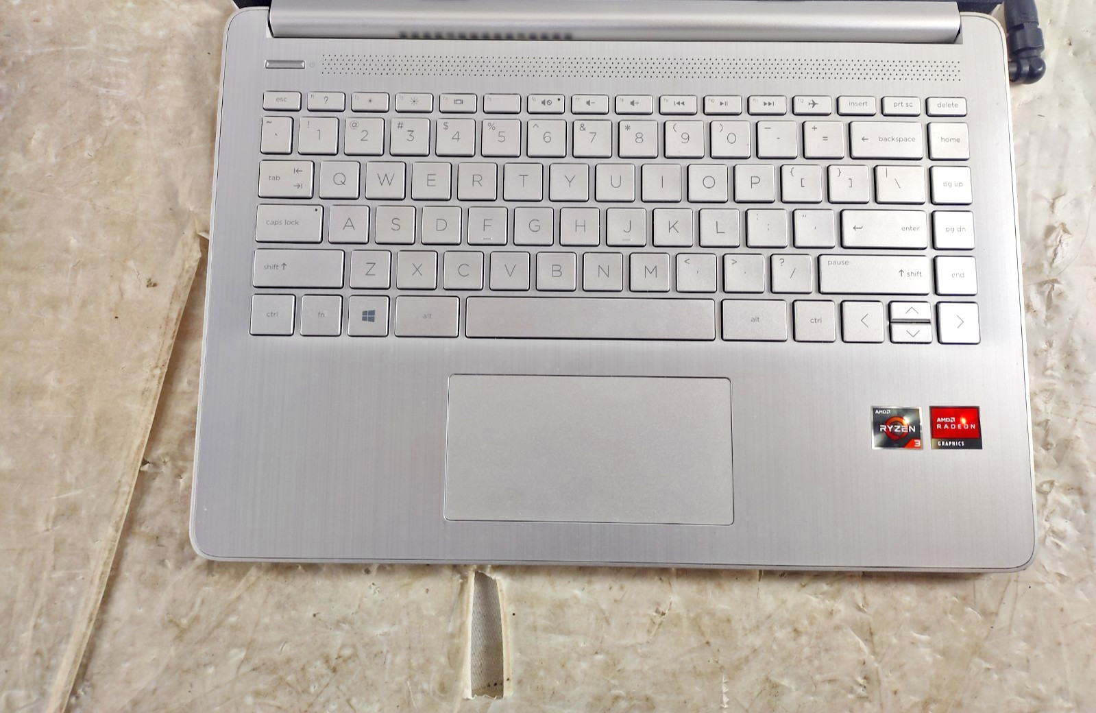 HP Laptop 14-FQ0051NR 14″ AMD Ryzen 3 3250U 2.6GHz 8GB RAM 128GB SSD