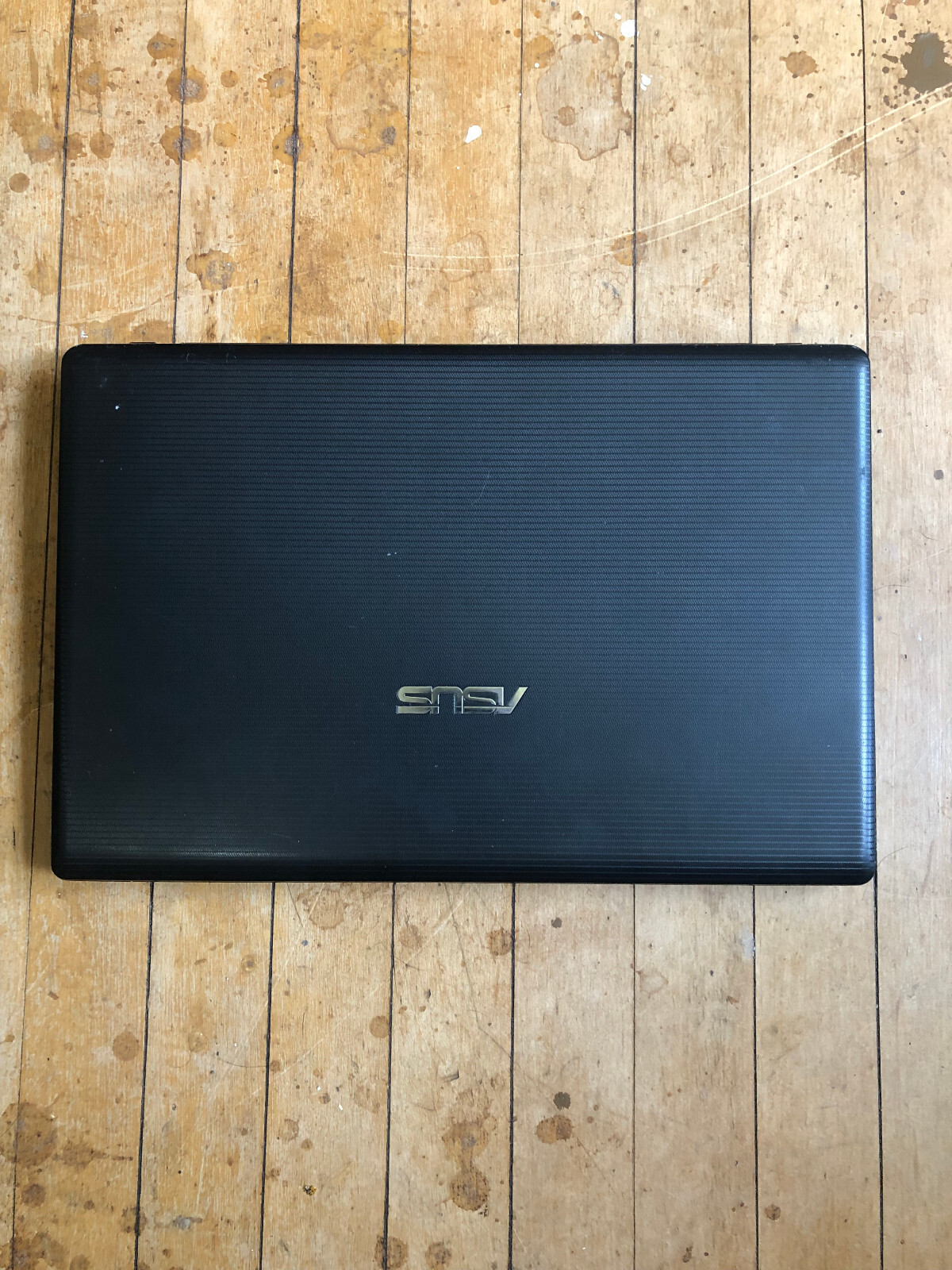 Asus R503u (8 GB RAM, AMD E2-1800, 128 GB SSD, Linux Mint)
