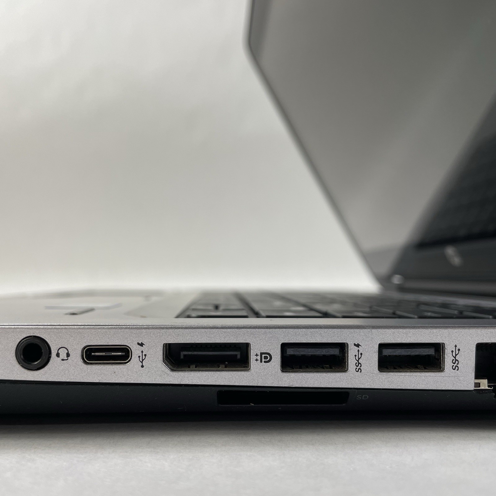 HP ProBook 640 G3 14″ i5-7200U 2.50 GHz 8 GB RAM No SSD/OS/AC