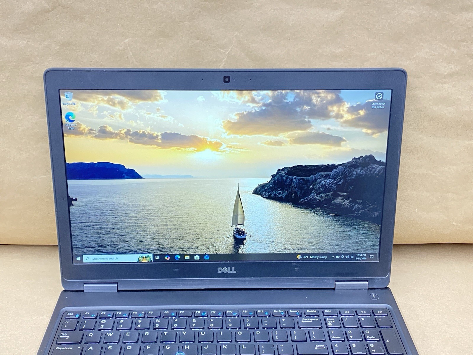 Dell Latitude 5580 – 15.5″ FHD – i5-7300U – 16GB – 256GB SSD – Win 10 Pro