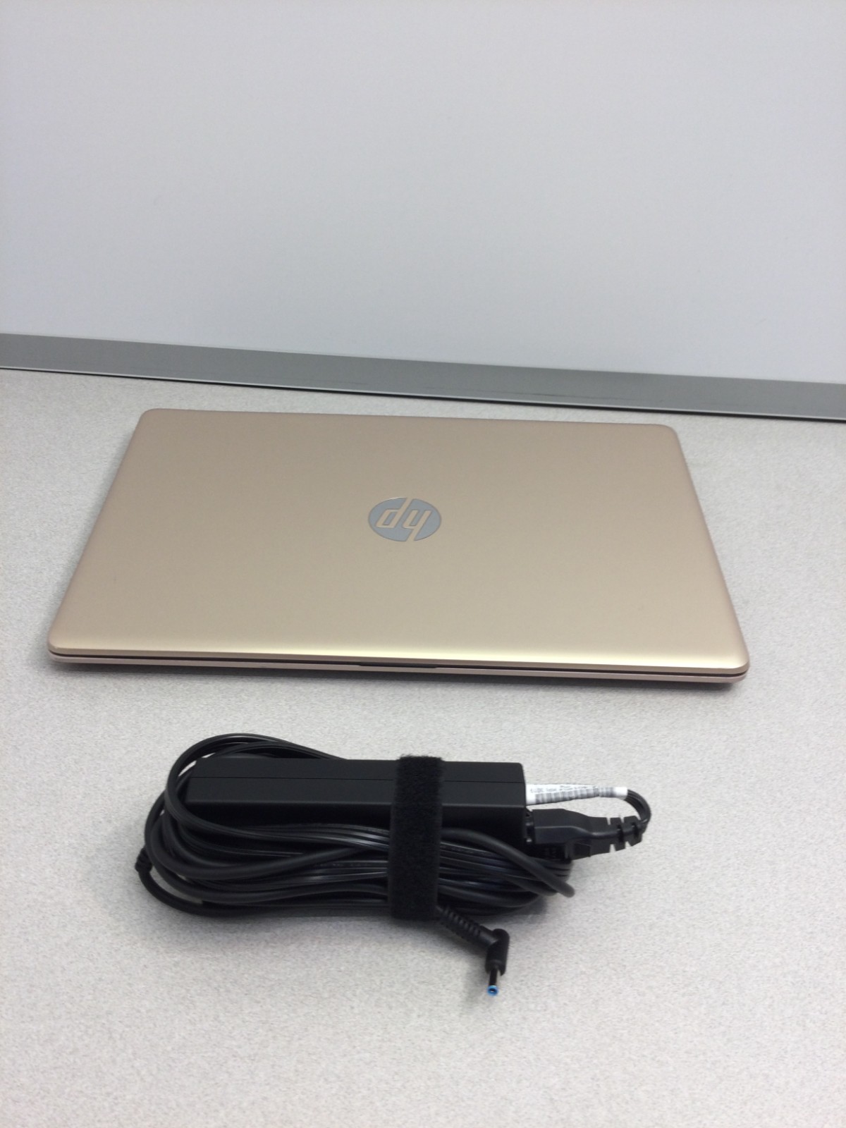 HP laptop 15-da0xxx core i5-8250u 1.60ghz 15.5” 8GB RAM 480GB SSD WIN 11 PRO