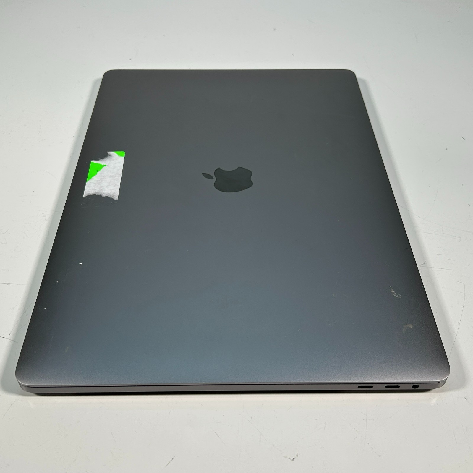 Apple MacBook Pro A1990 i7-9750H 2.6GHz 16GB RAM 256GB NVMe Sequoia 15.7.7 Used