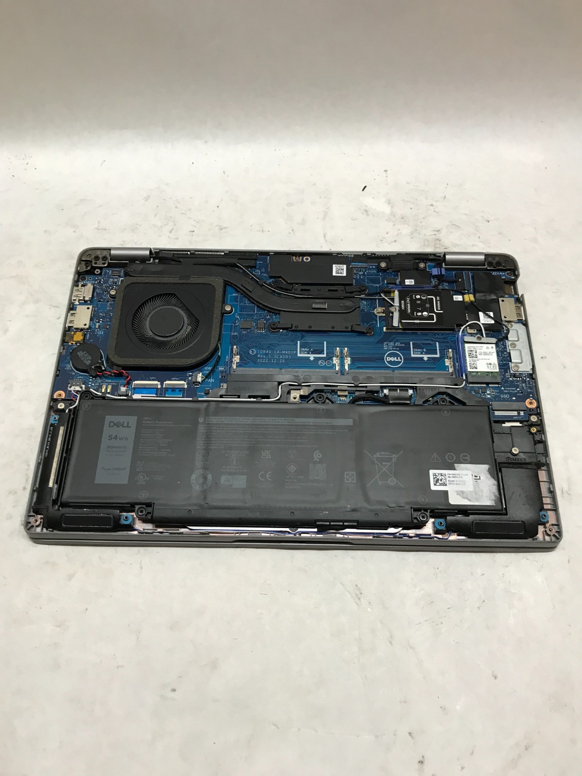 Dell Latitude 5440 14″ Intel Core i5 NO RAM NO SSD/OS Boots NO BOTTOM COVER – DW