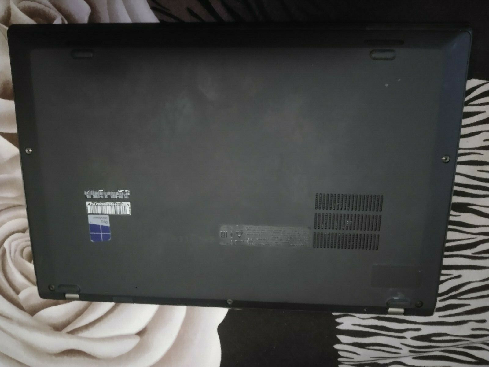 Lenovo Thinkpad X1, Intel i7 (7th gen) 7500u, 512gb ssd, 8gb win 10/11 pro
