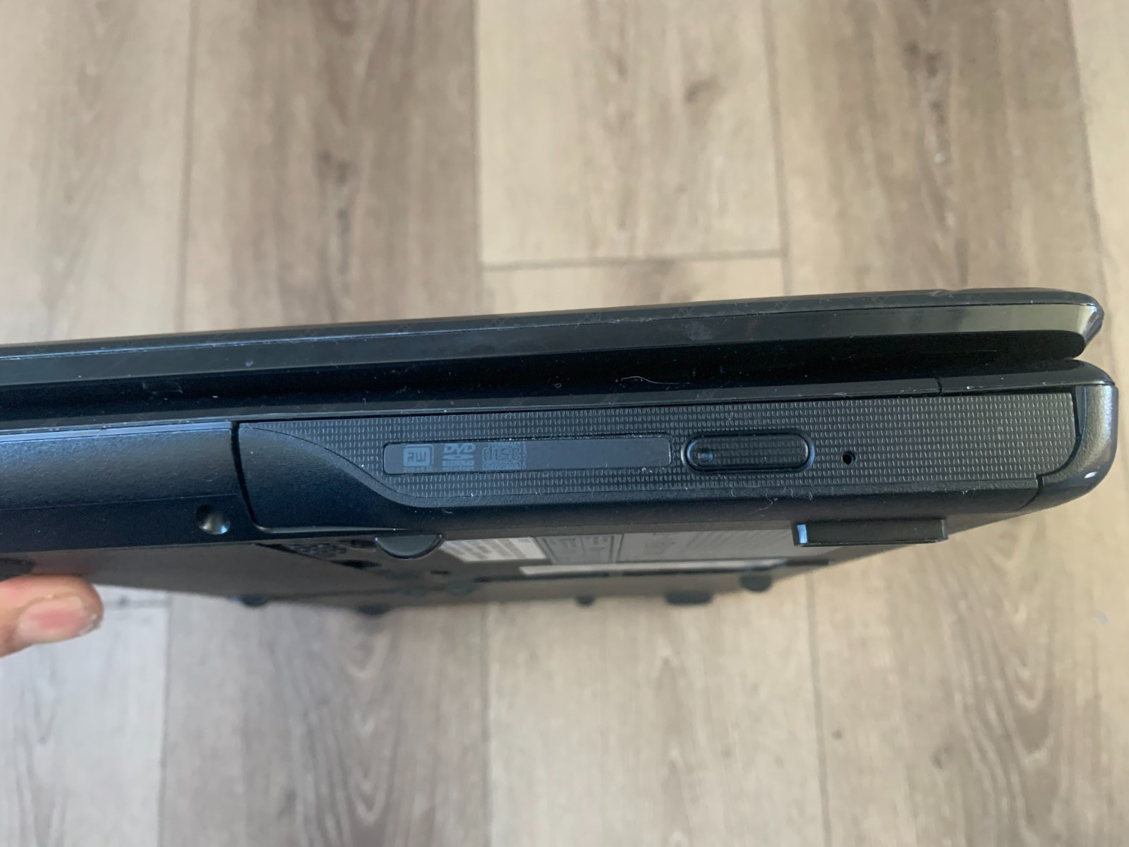 MIS A6200 MS-1681 15.6” Intel Core i3 M370 2.40GHz 4GB RAM 320GB HDD Win 10 Pro