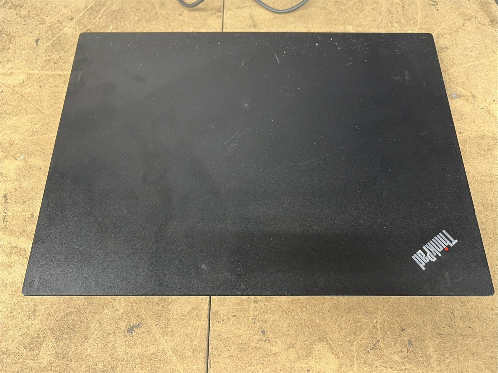 Lenovo ThinkPad E490 14″ FHD i5-8265U 8GB RAM No OS