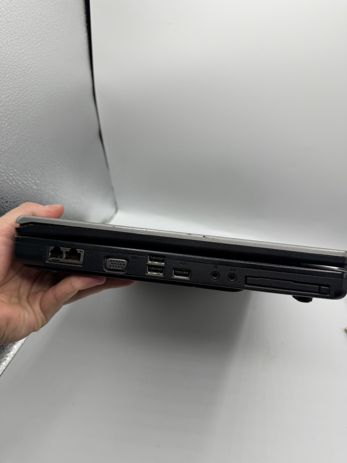 Dell Inspiron 1300 14.1″ Laptop Pentium M 1.8Ghz 1GB 300GB Windows XP Pro VTG