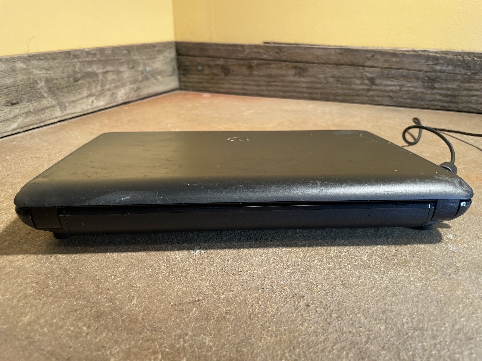 ASUS Eee PC 1005HAB Netbook 10.1″ 144GB HDD Laptop w/ Charger Tested & Working