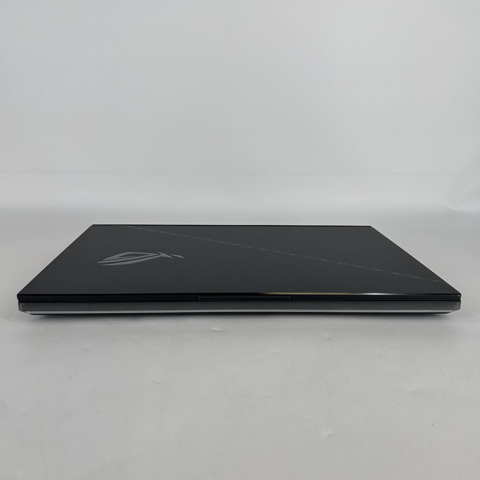 Asus ROG Strix Scar 18 G834 240Hz QHD+ 2.2 GHz i9-13980HX 32GB 2TB SSD RTX 4090