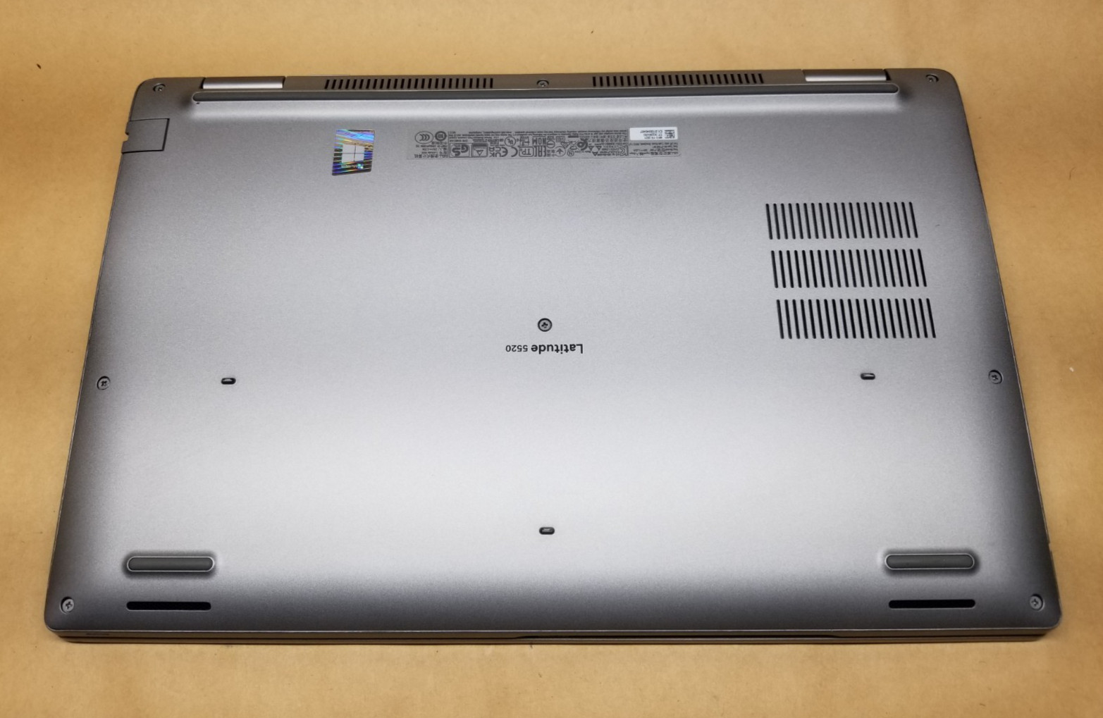 Dell Latitude 5520 15.6 FHD i7-1185G7 3.00GHz, 16GB RAM, 256GB SSD, WIN 11 PRO