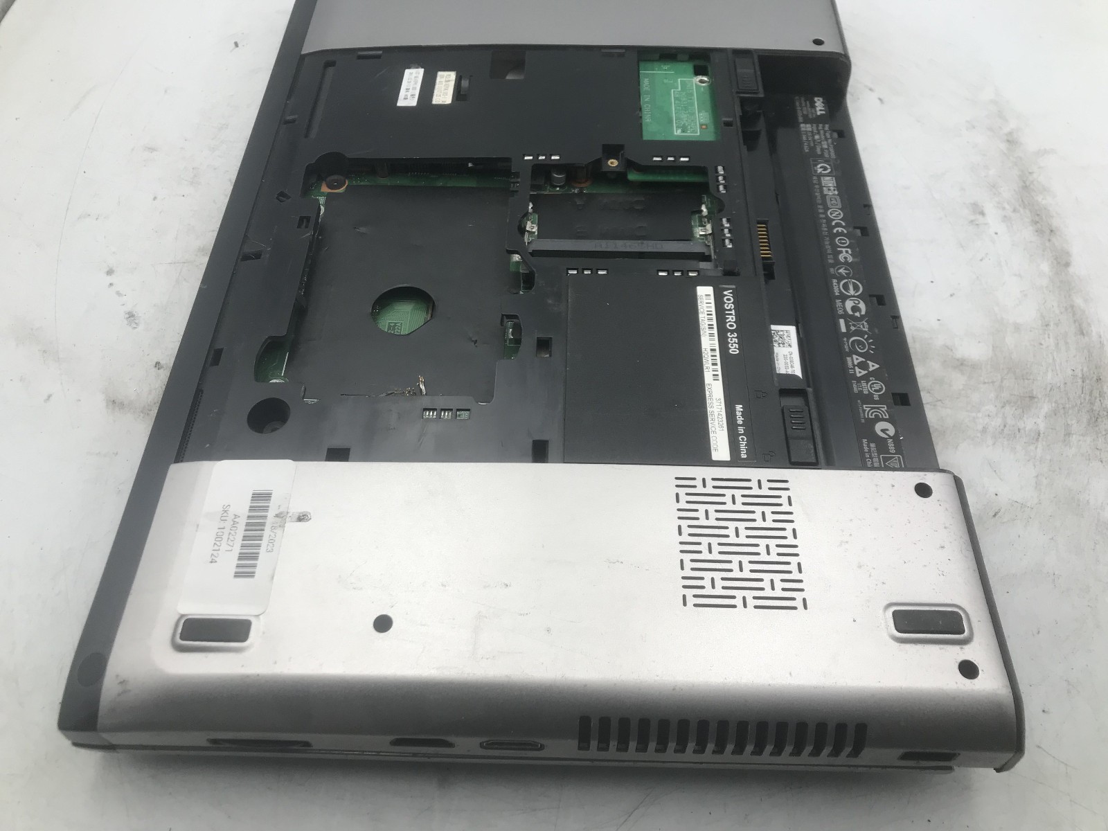 DELL VOSTRO 3550 – FOR PARTS – DAMAGED – INTEL I5 – NO RAM – NO HDD – 15″ = BB