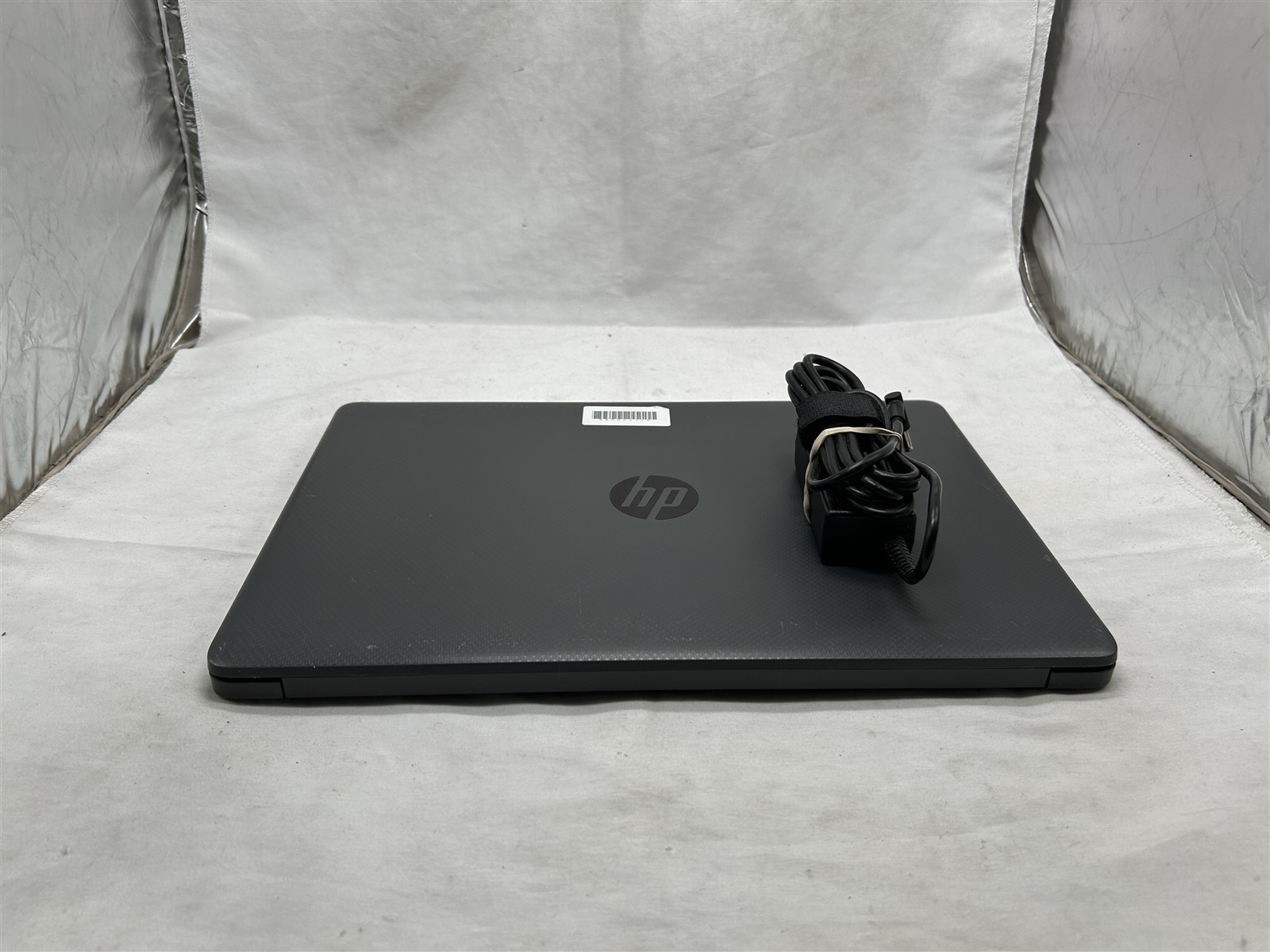 HP 255 G8 15.6″ Laptop AMD Ryzen 5 3500U 8GB RAM 256GB NVMe Win 11