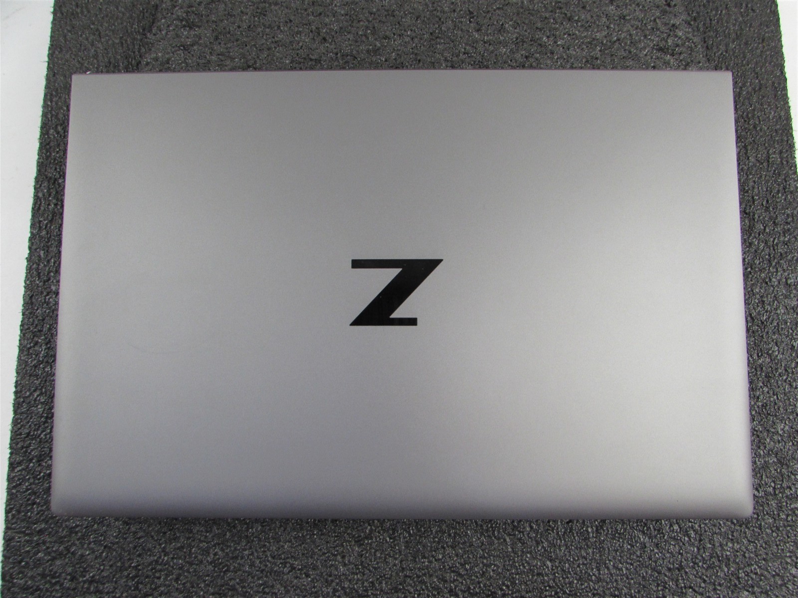 HP ZBOOK FIREFLY 14 (G8) 1920X1080 FHD I5-1145G7 512GB SSD 16GB RAM NO O.S