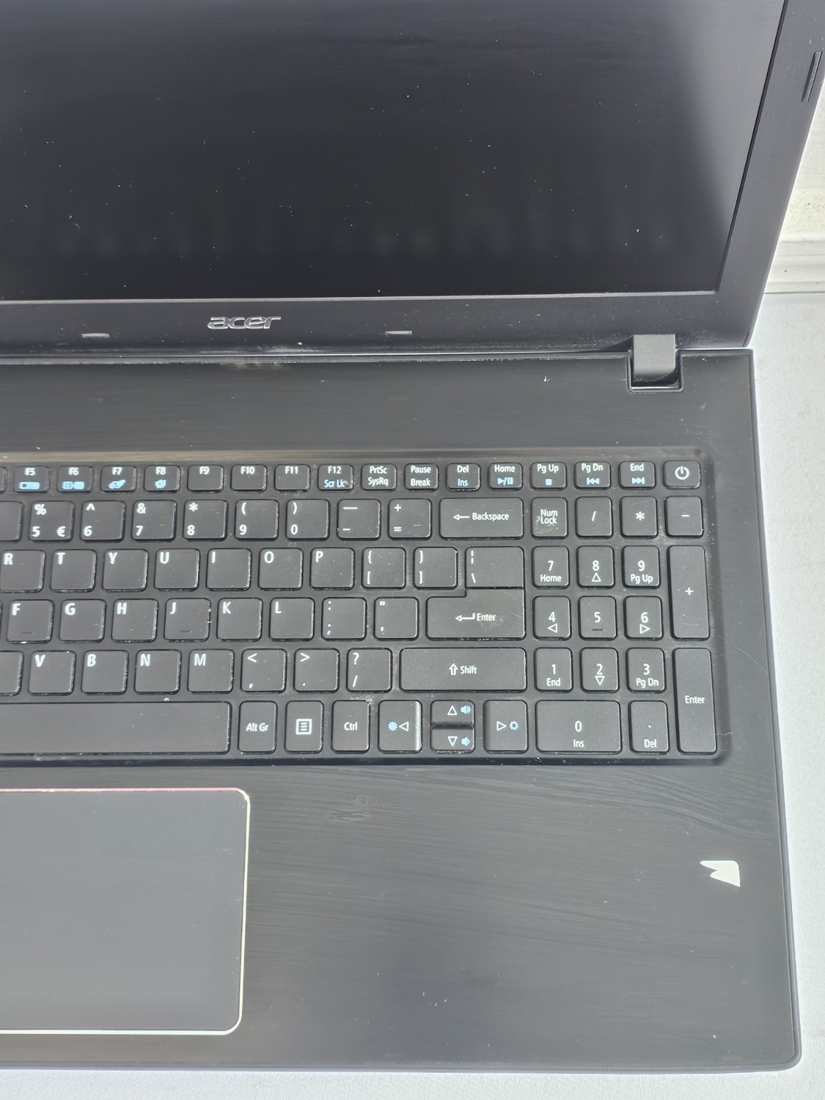 Acer Aspire E5-575G Laptop – Intel i5 Gen 7 – 8GB RAM – 256GB SSD BAD BATT READ
