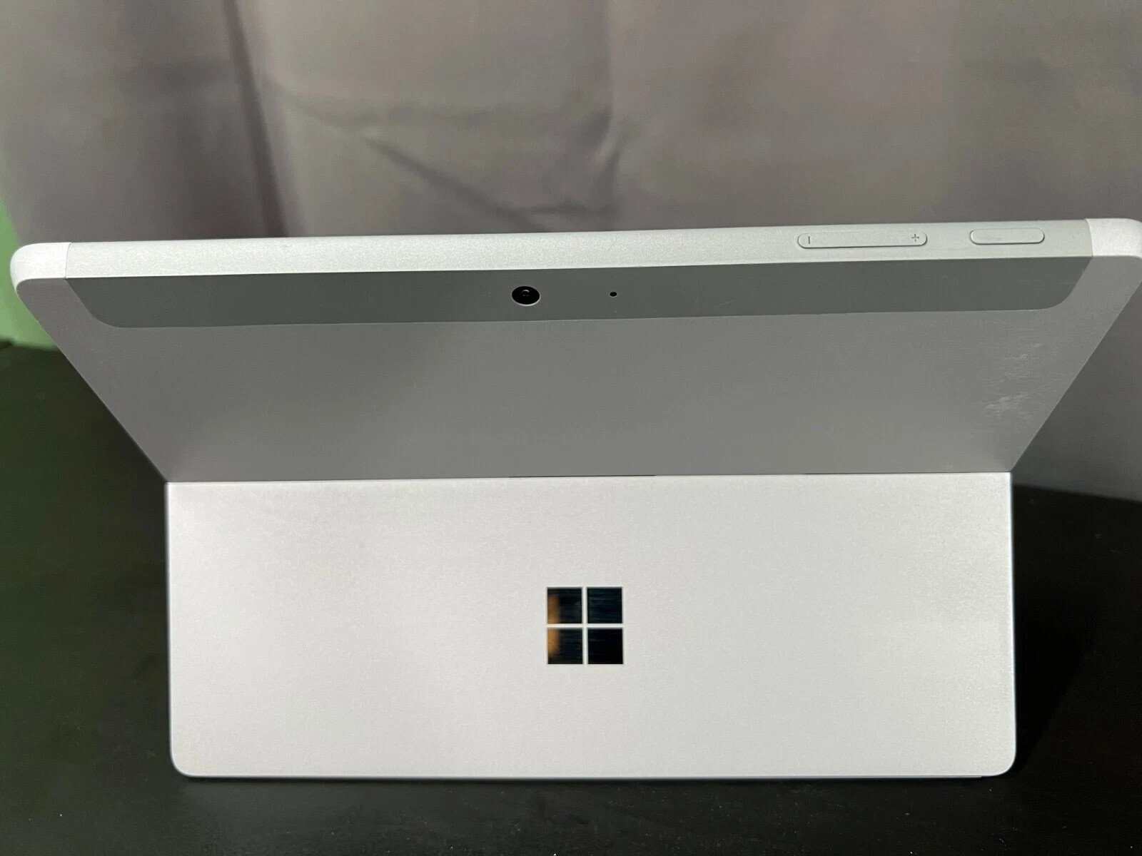 Microsoft Surface Go Tablet Pentium 4415Y 1.6GHz 8GB RAM 128GB SSD . NO POWER