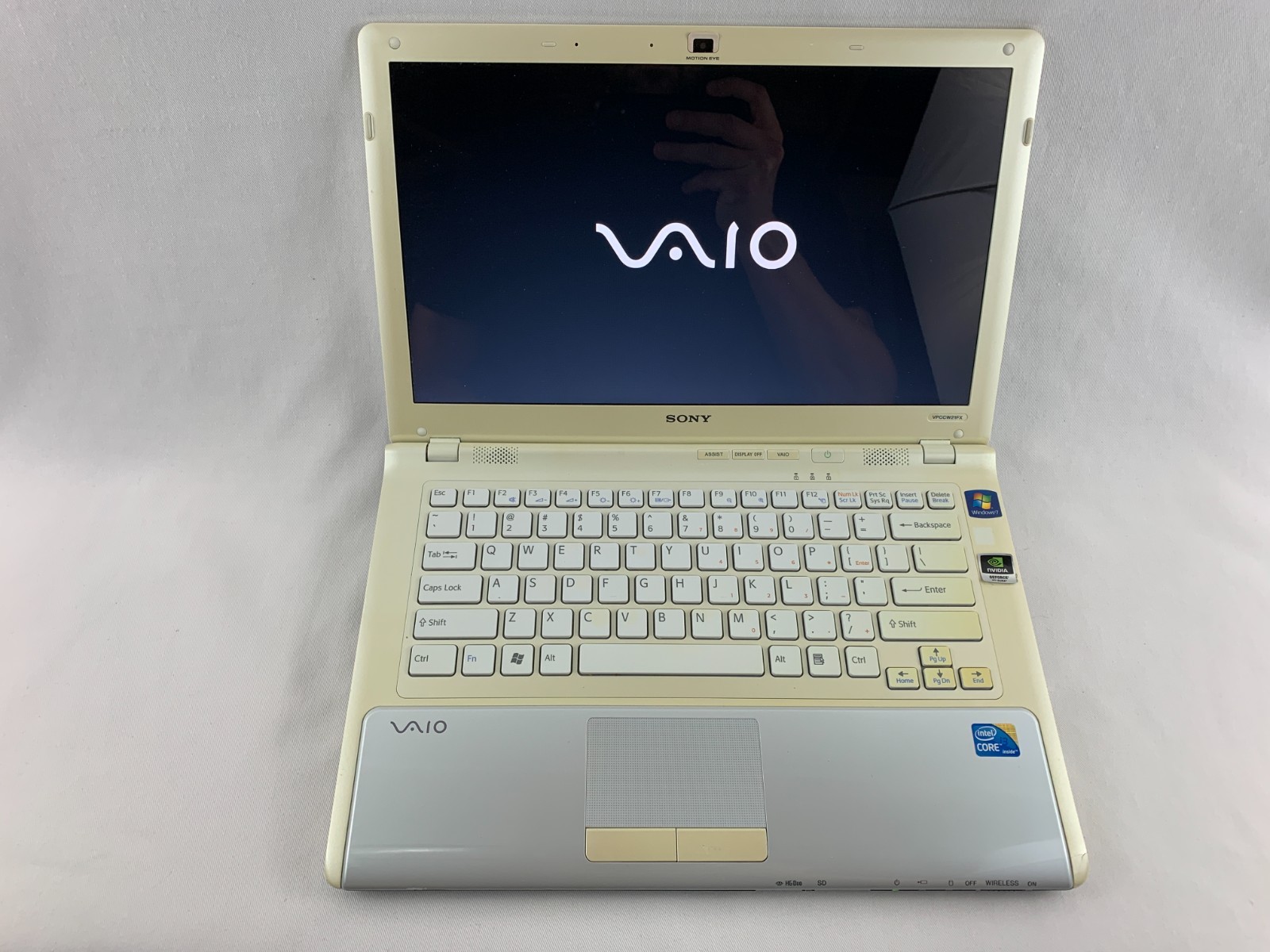 Sony VAIO PCG-61411L White Laptop Intel Core i3 2.13GHz, 4GB RAM, No HDD