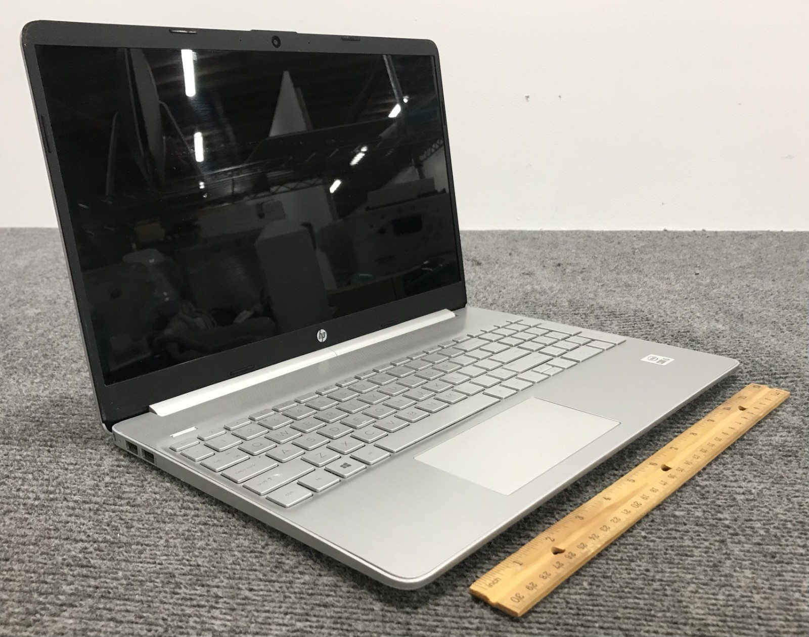 HP 15-dy1xxx 15.6″ Laptop i5-1035G1, No RAM/Storage, As Is