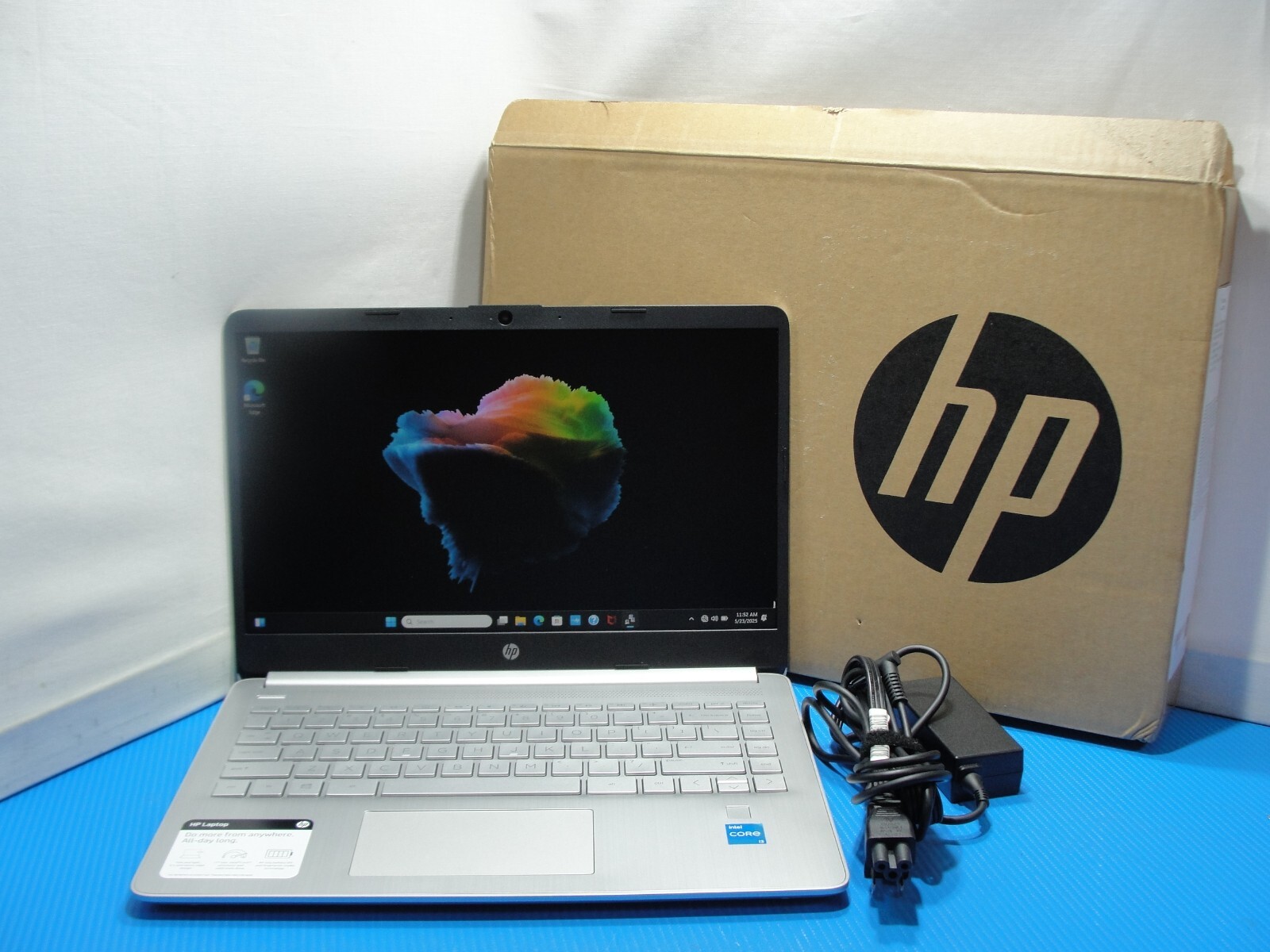 HP 14-dq2053cl 14” FHD Intel Core i3-1125G4 2.6GHz 8GB 256GB SSD+Charger