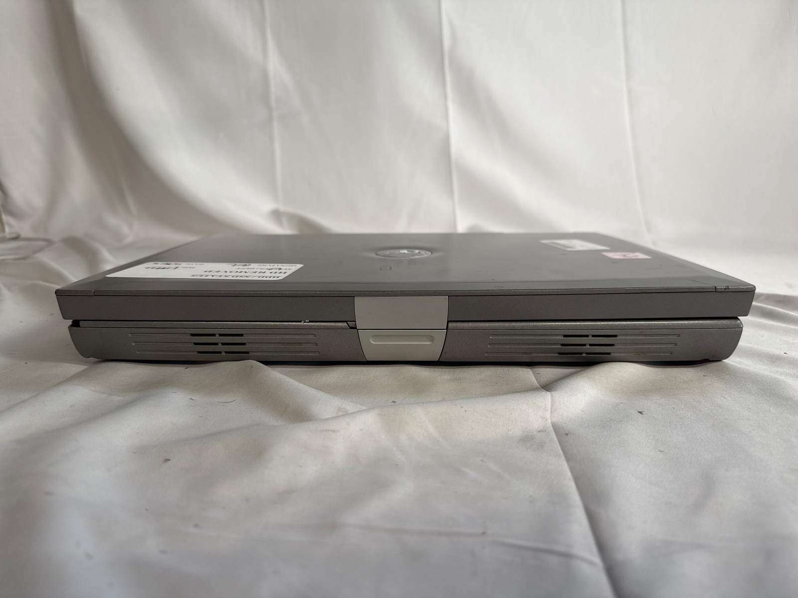 Dell Latitude D810 Win XP 2.1GHz 1 GB 40GB HDD 15.4″ FOR PARTS/REPAIR