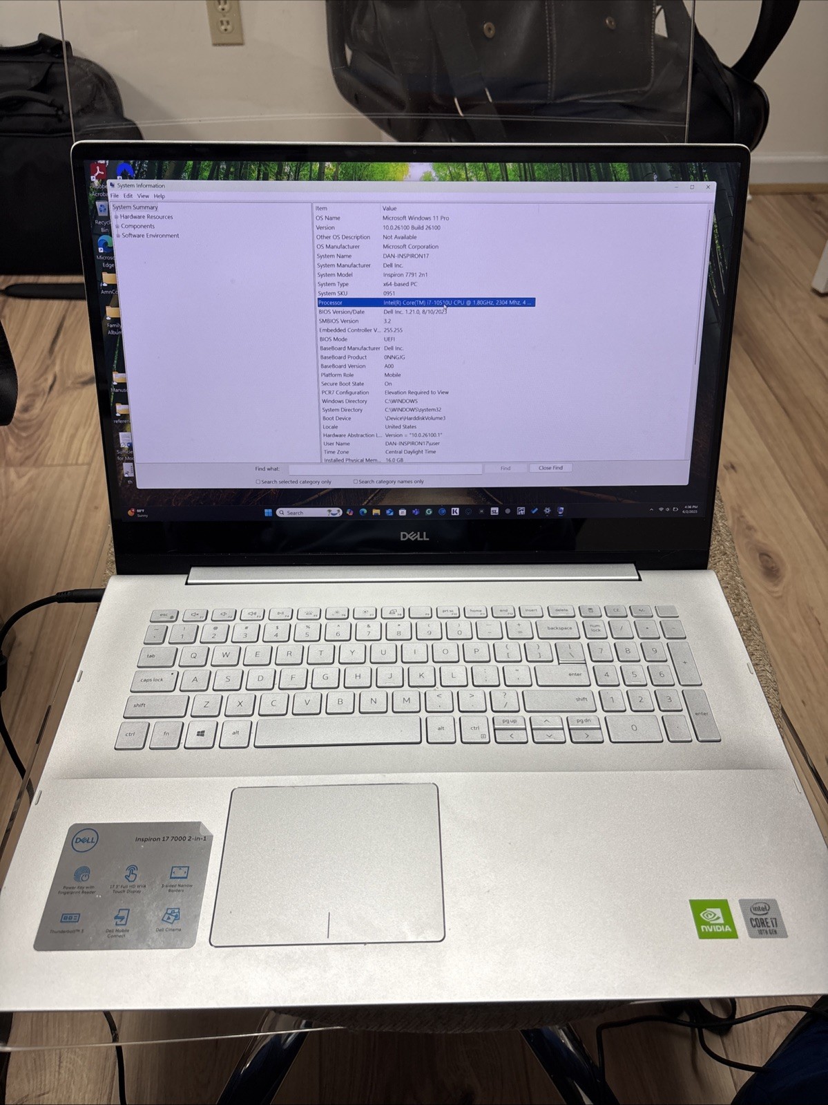 dell inspiron 17 7000 2 in 1 laptop (comes with a charger)
