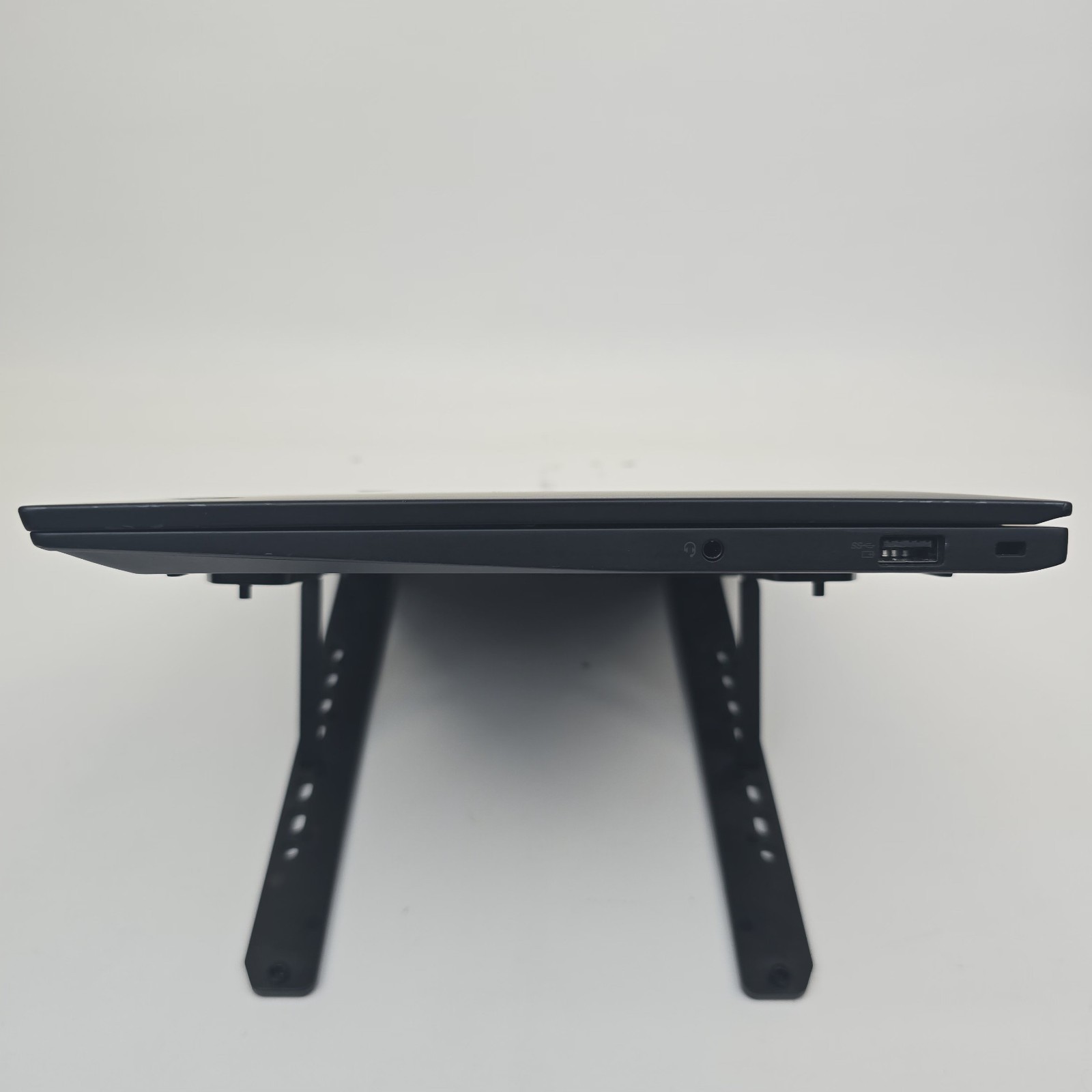 Lenovo ThinkPad X1 Carbon Gen 11 FHD+ Touch I7-1355U 16GB 512 NO OS W/AC